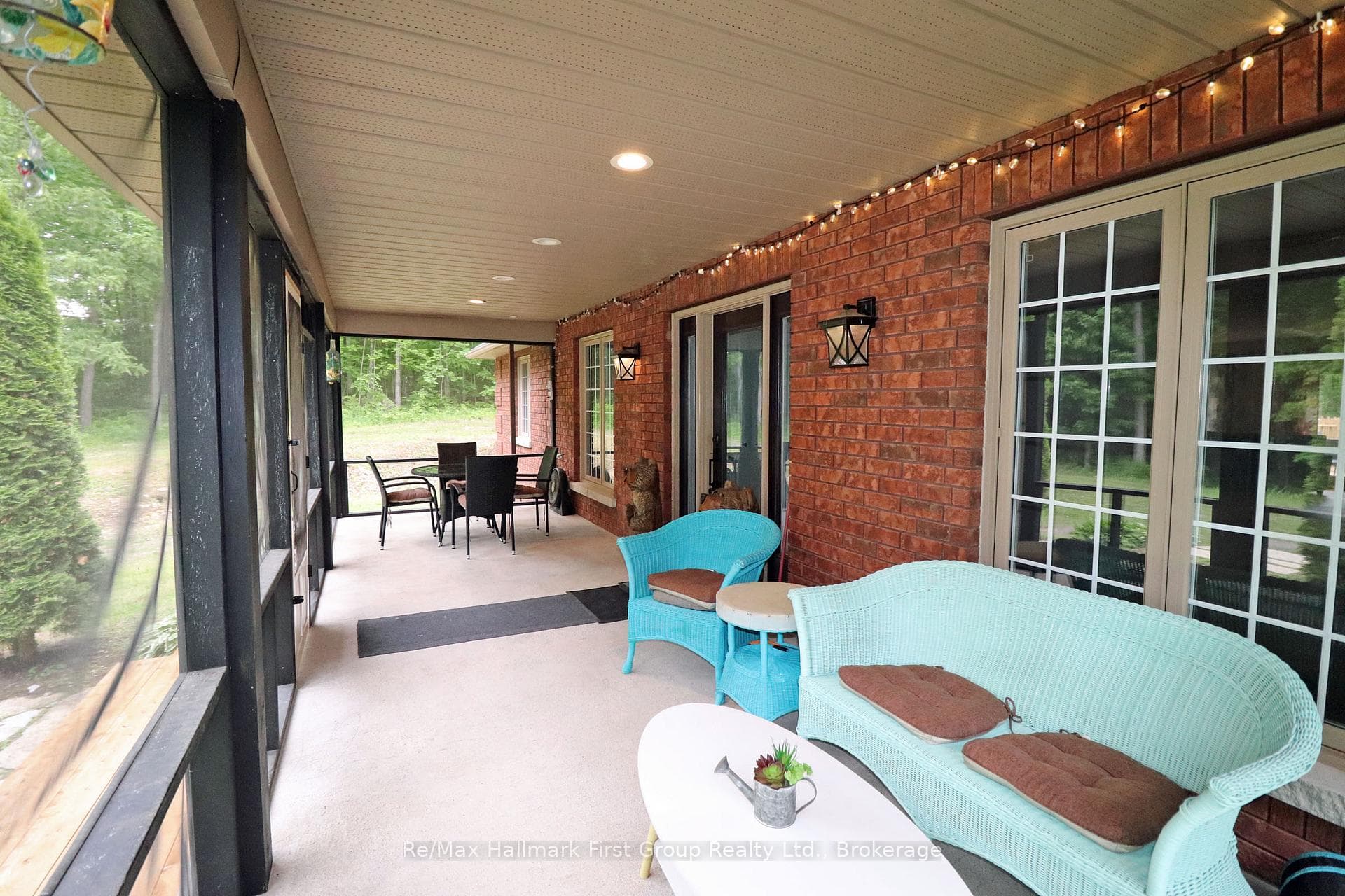 Screened in porch