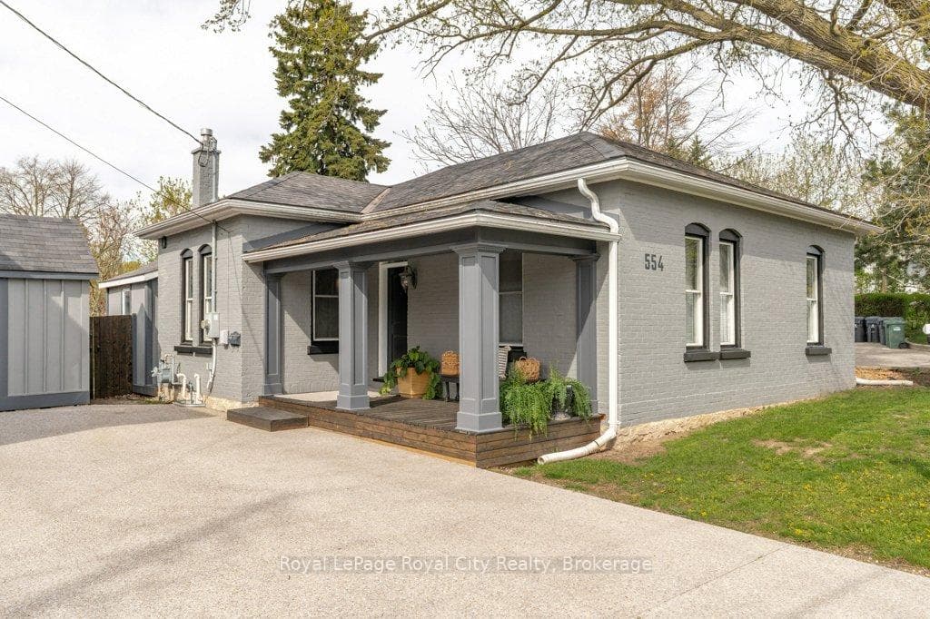 554 Woolwich Street photo 2