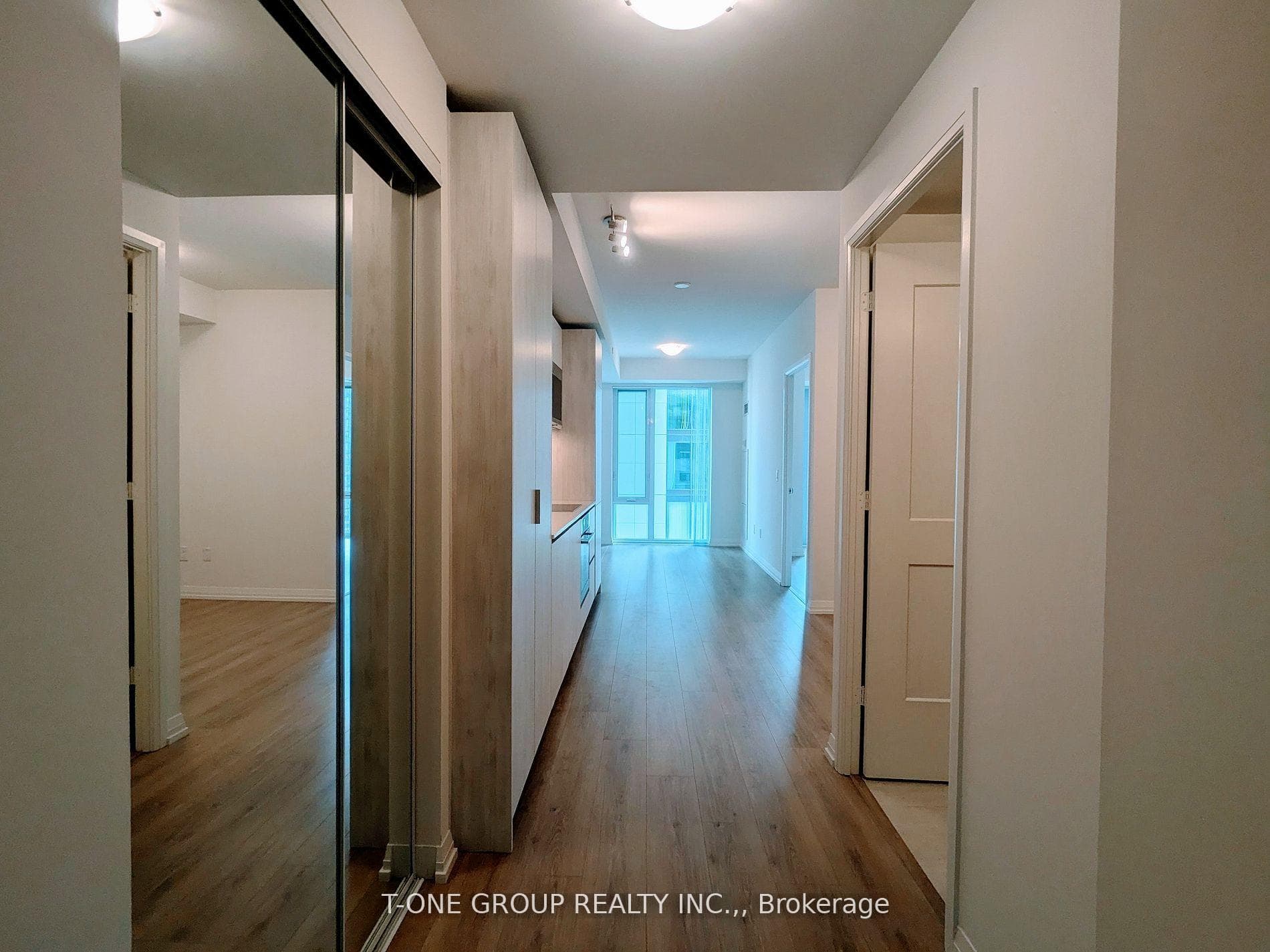28 Widmer Street Unit 3722 photo 9