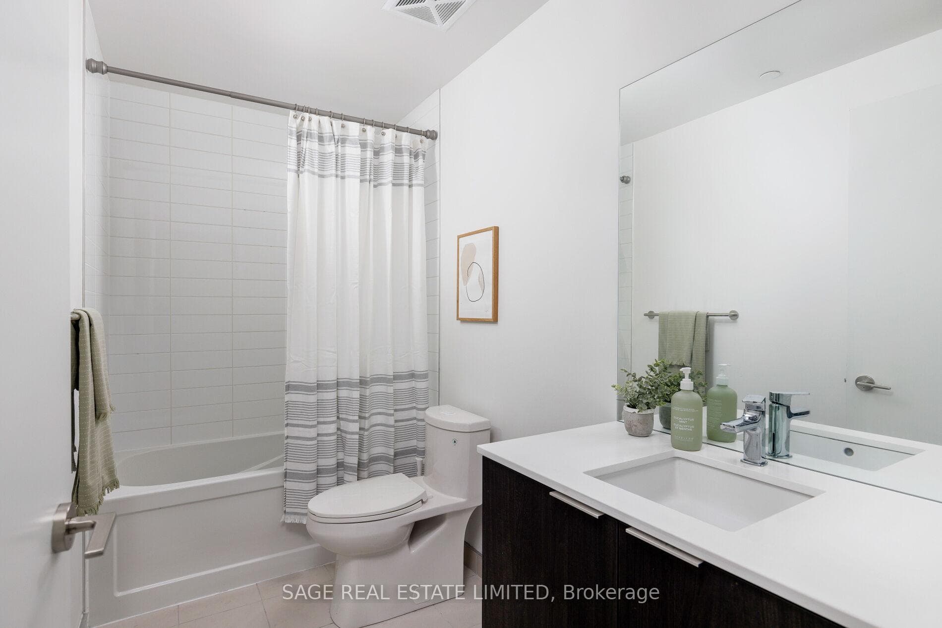 158 Front Street Unit 2210 photo 22