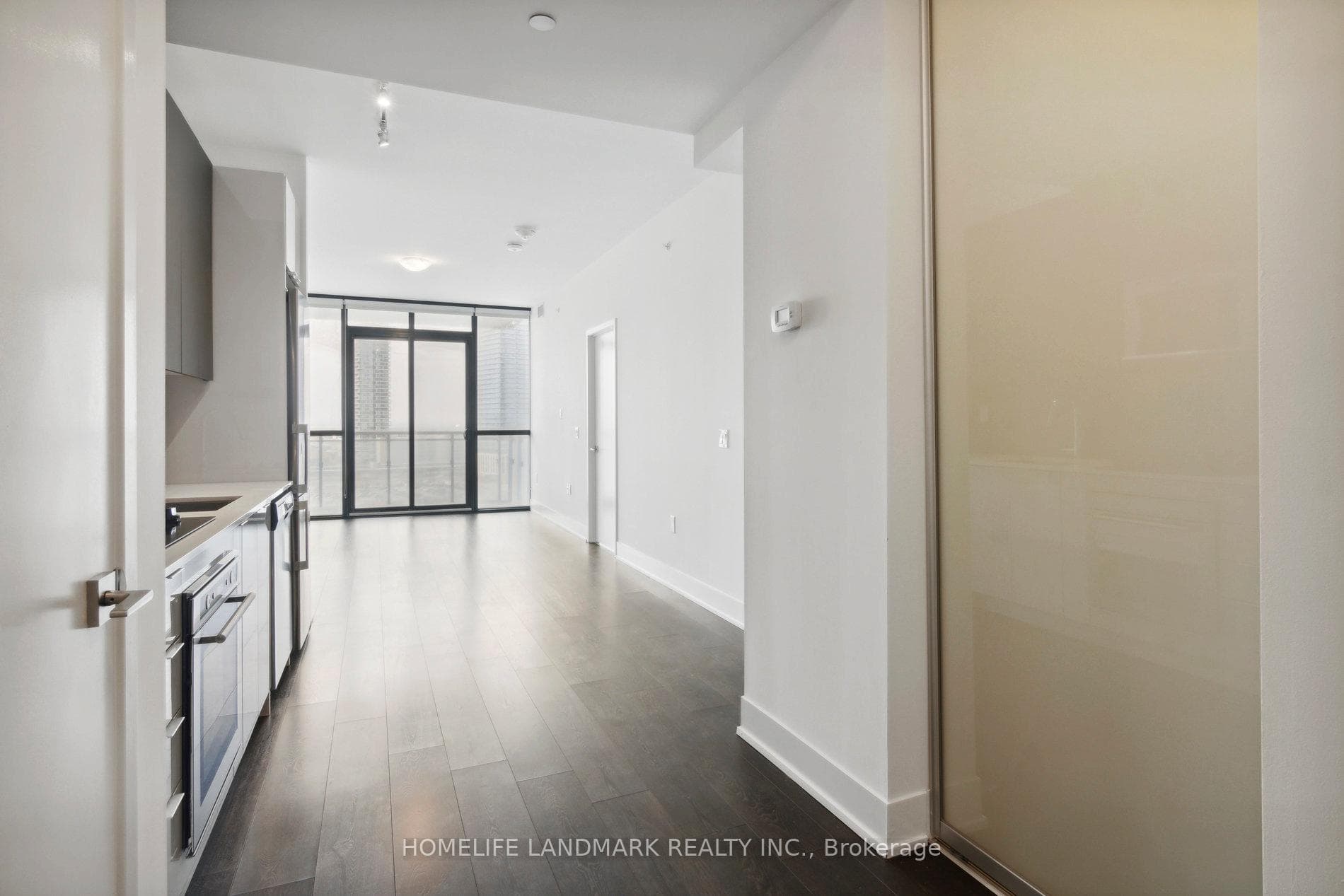 2916 HWY 7 Road Unit 1106 photo 6