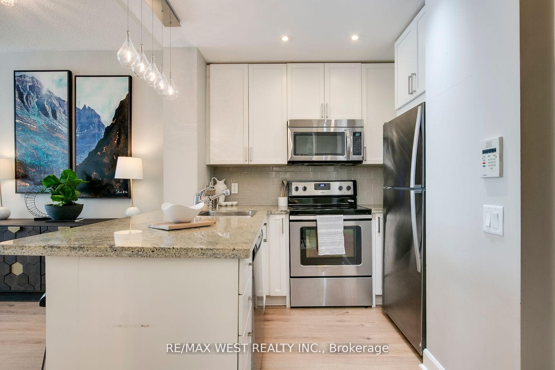 85 Bloor Street Unit 1503 photo 4