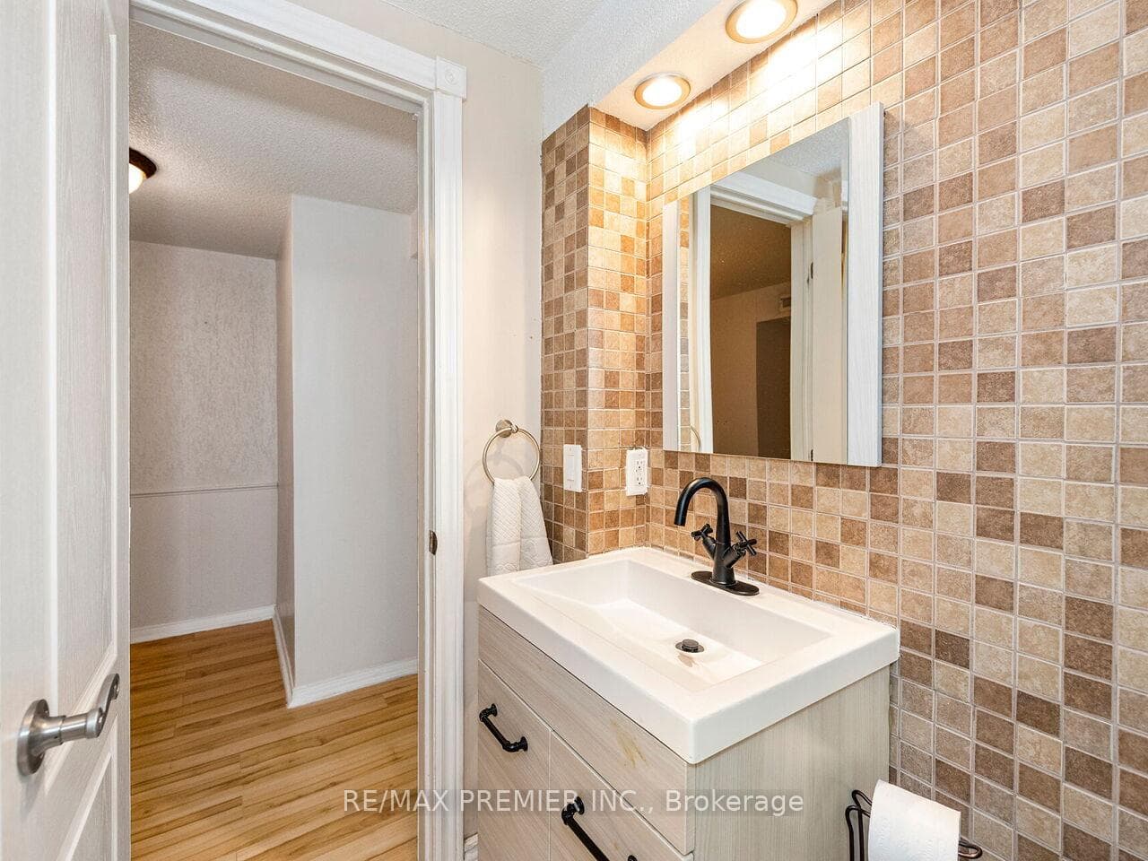 86 Agincourt Road photo 38
