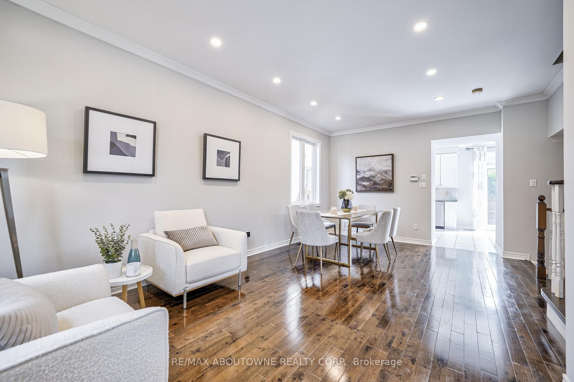 2164 Highcliffe Way photo 6
