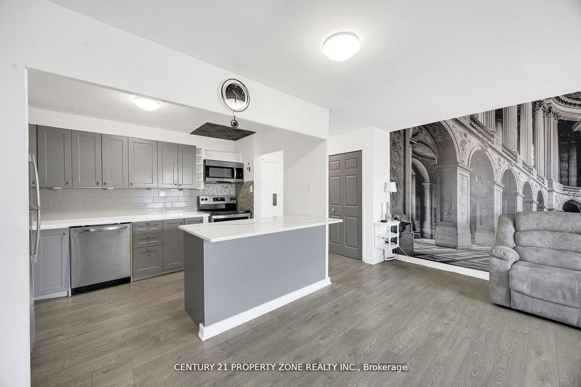 583 Mornington Avenue Unit 610 photo 5