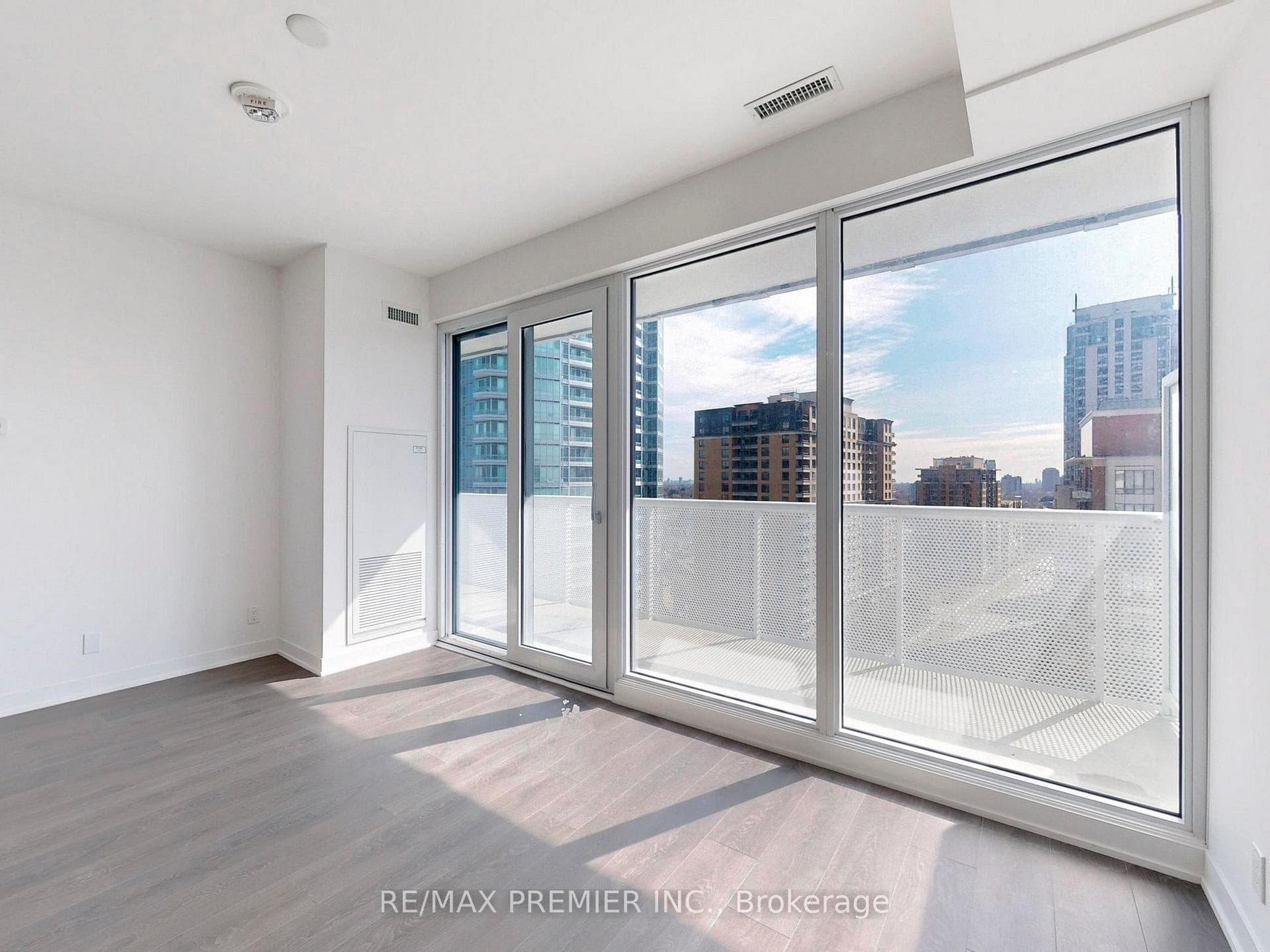 15 Holmes Avenue Unit 1311 photo 10