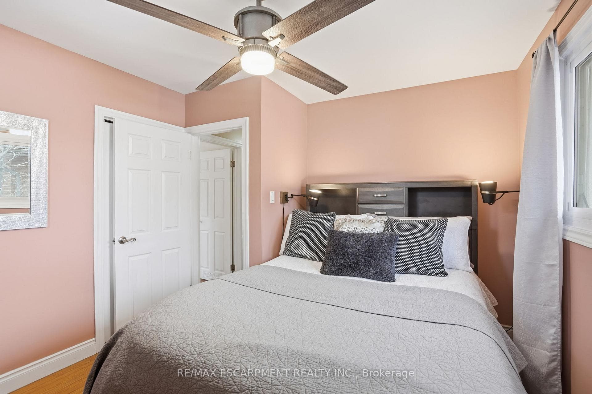 16 Alison Avenue photo 19