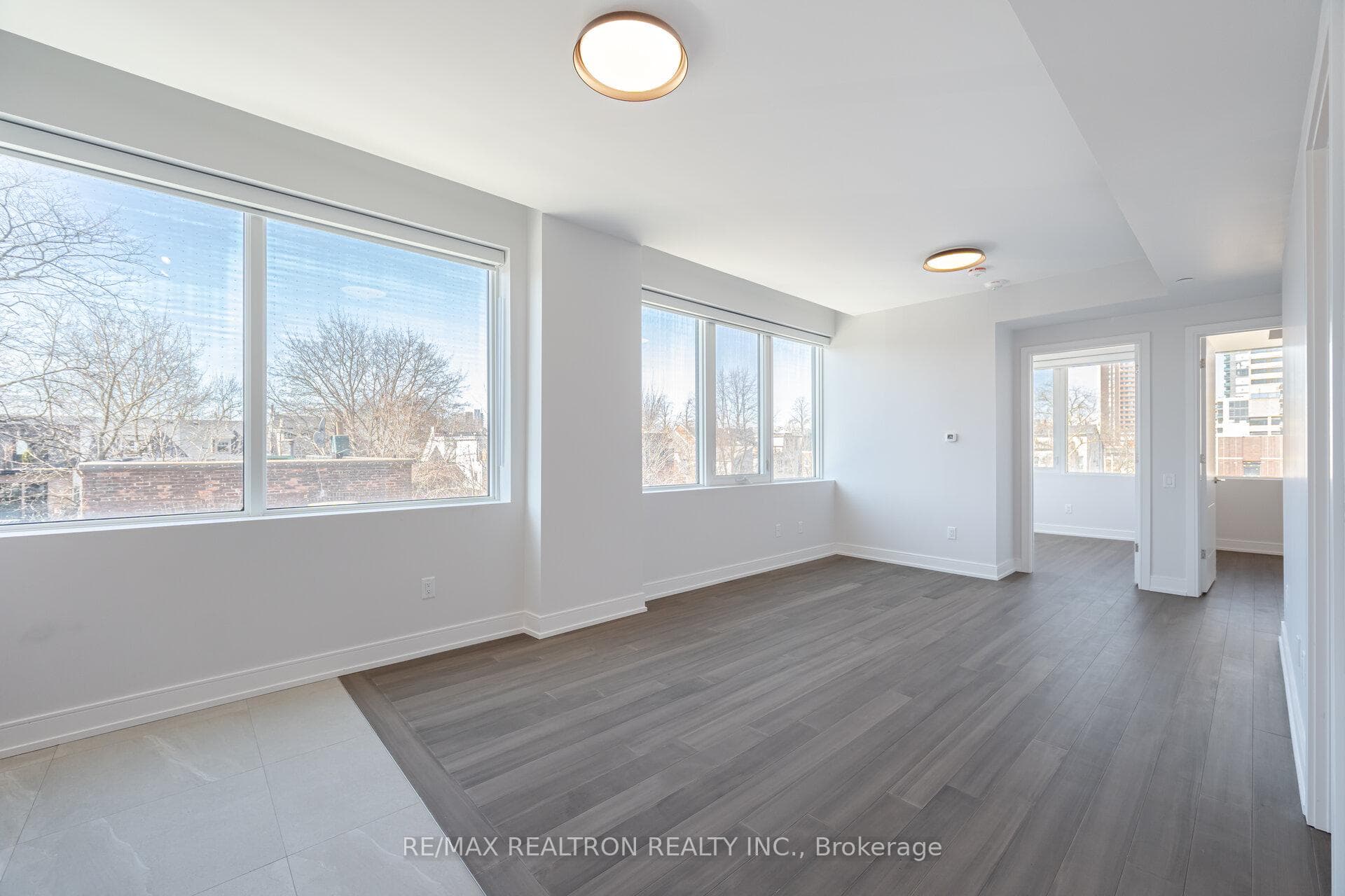 664 Spadina Avenue Unit 305 photo 7