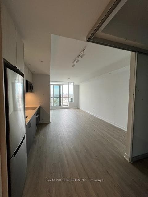 1928 Lake Shore Boulevard Unit 3311 photo 2