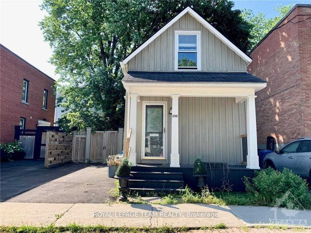 296 ST ANDREW Street photo 1