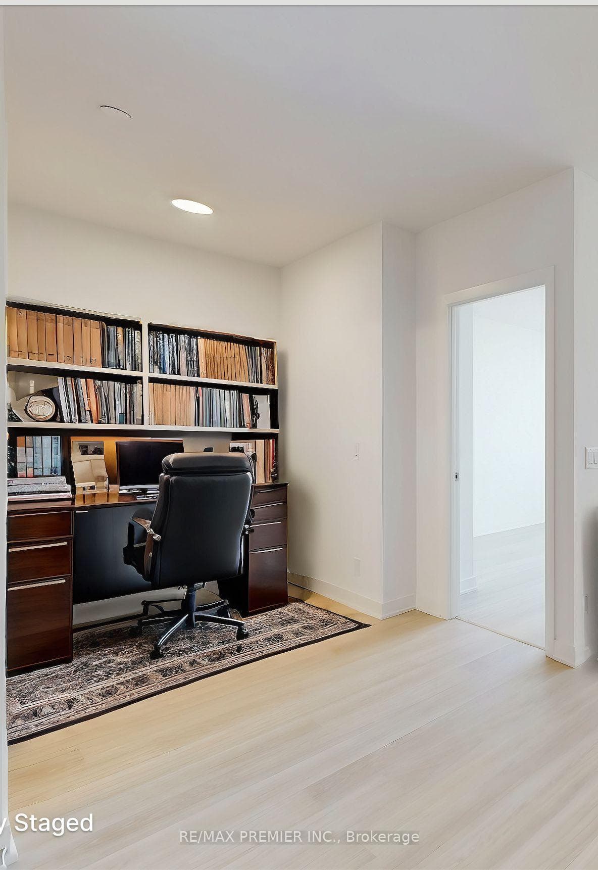 30 Upper Mall Way Unit 1206 photo 6