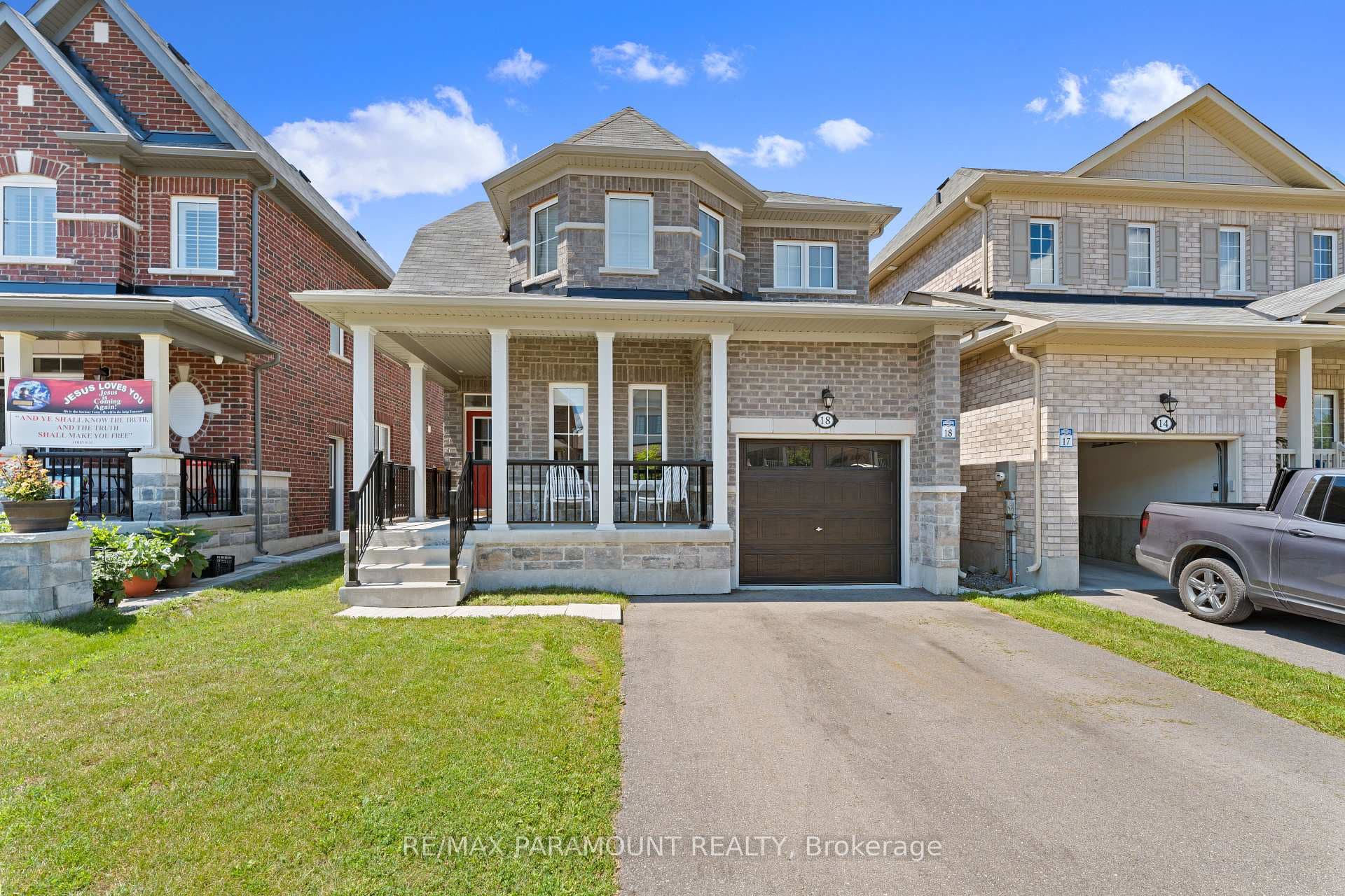 18 Tait Crescent photo 1