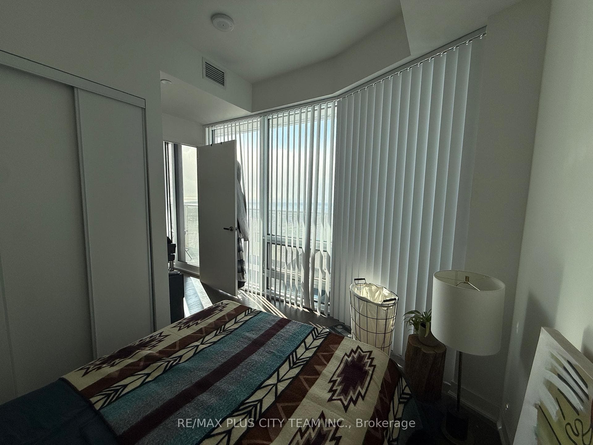 88 Harbour Street Unit 6401 photo 7