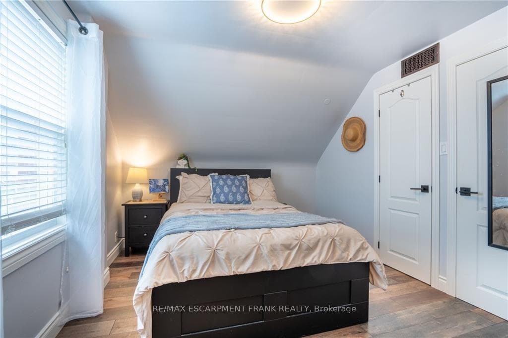 105 East 13th Street photo 21