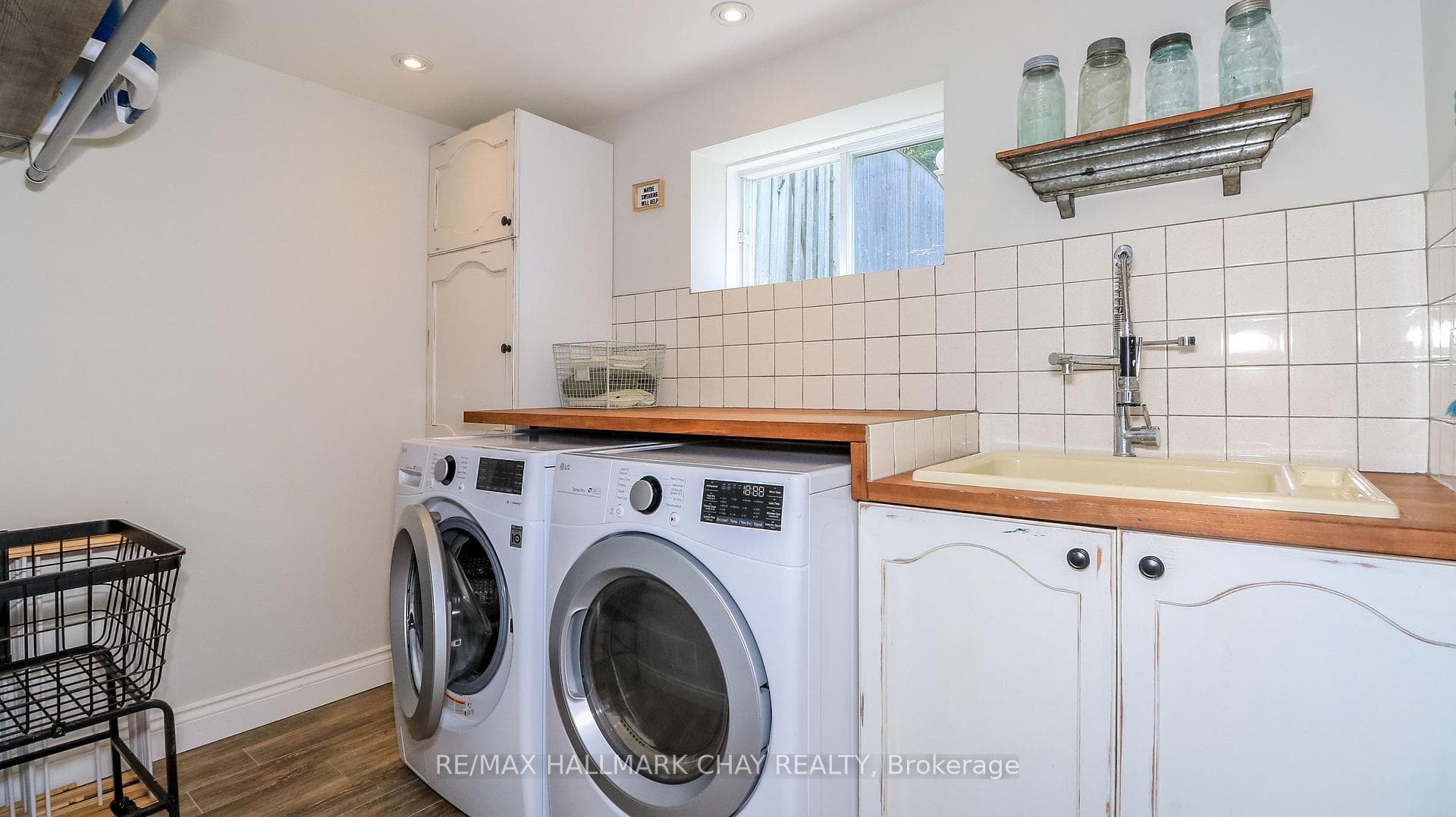 2281 Scythes Street photo 34