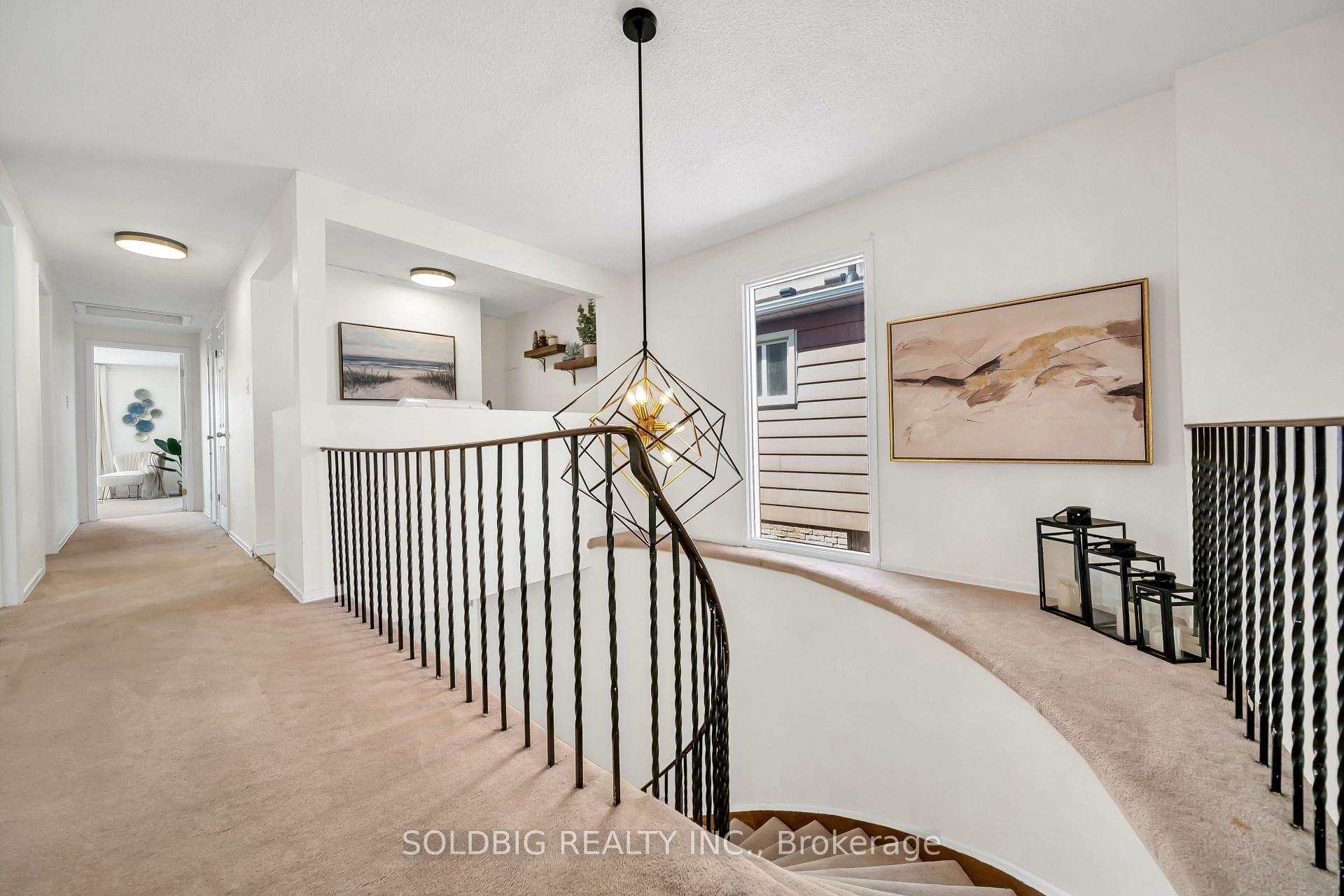 76 Banting Crescent photo 14