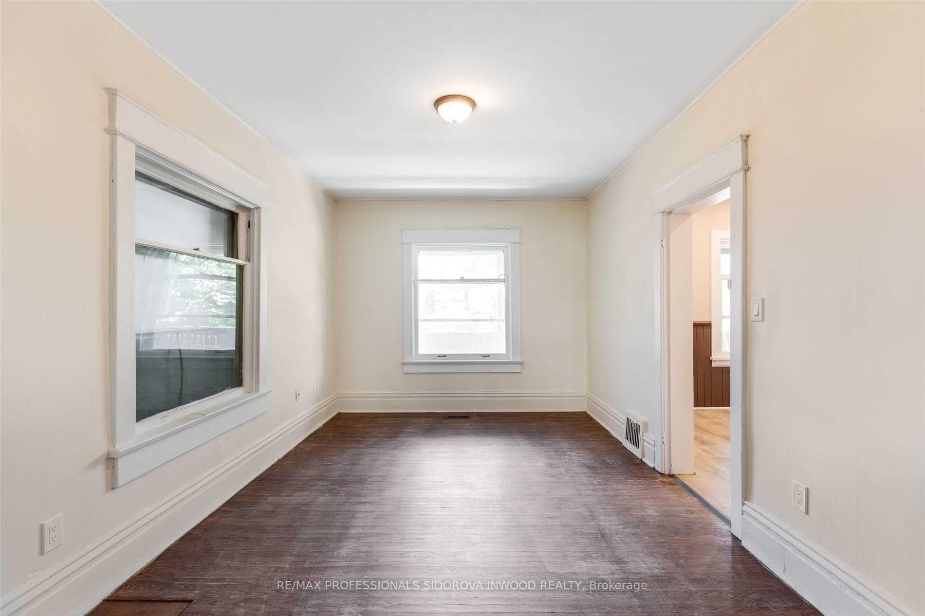 150 Franklin Avenue photo 9