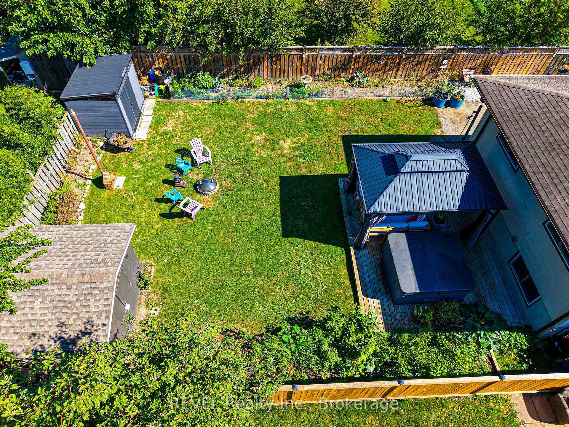 67 Louis Avenue photo 39