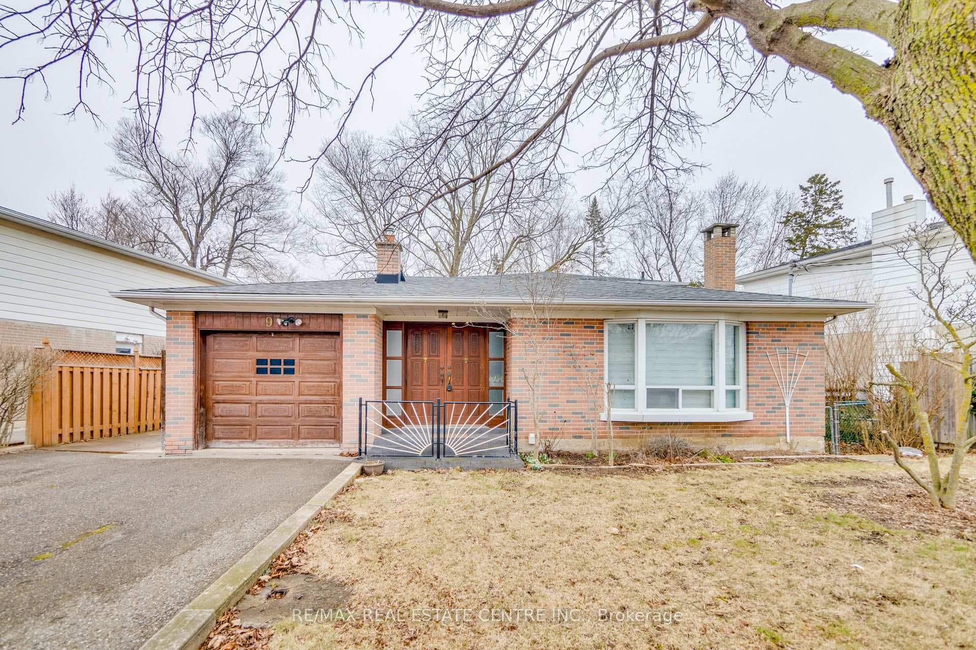 9 Metcalfe Court photo 1