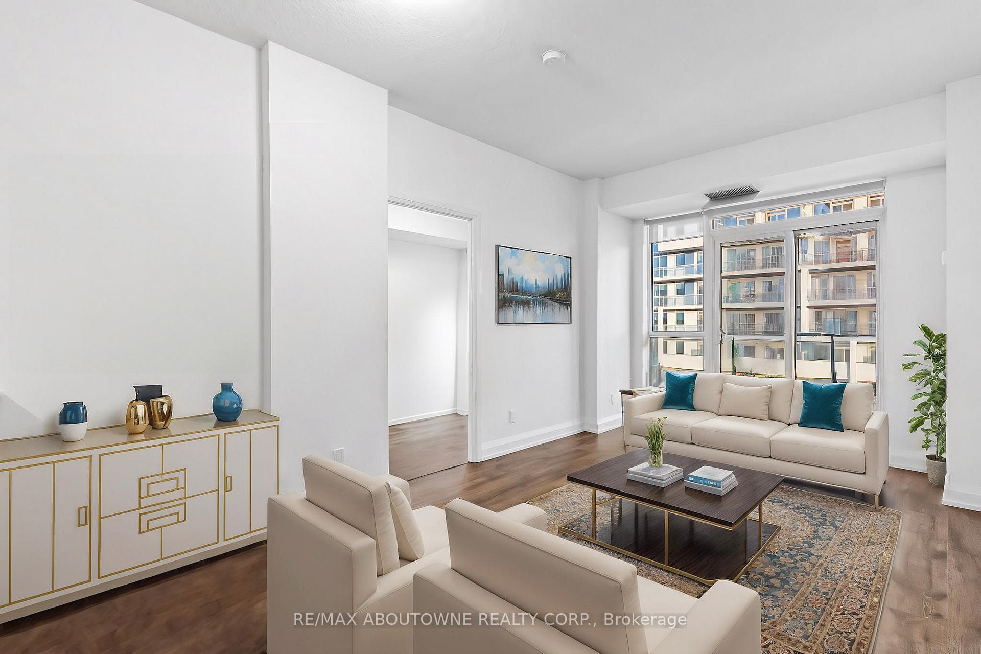 65 Speers Road Unit 1306 photo 4