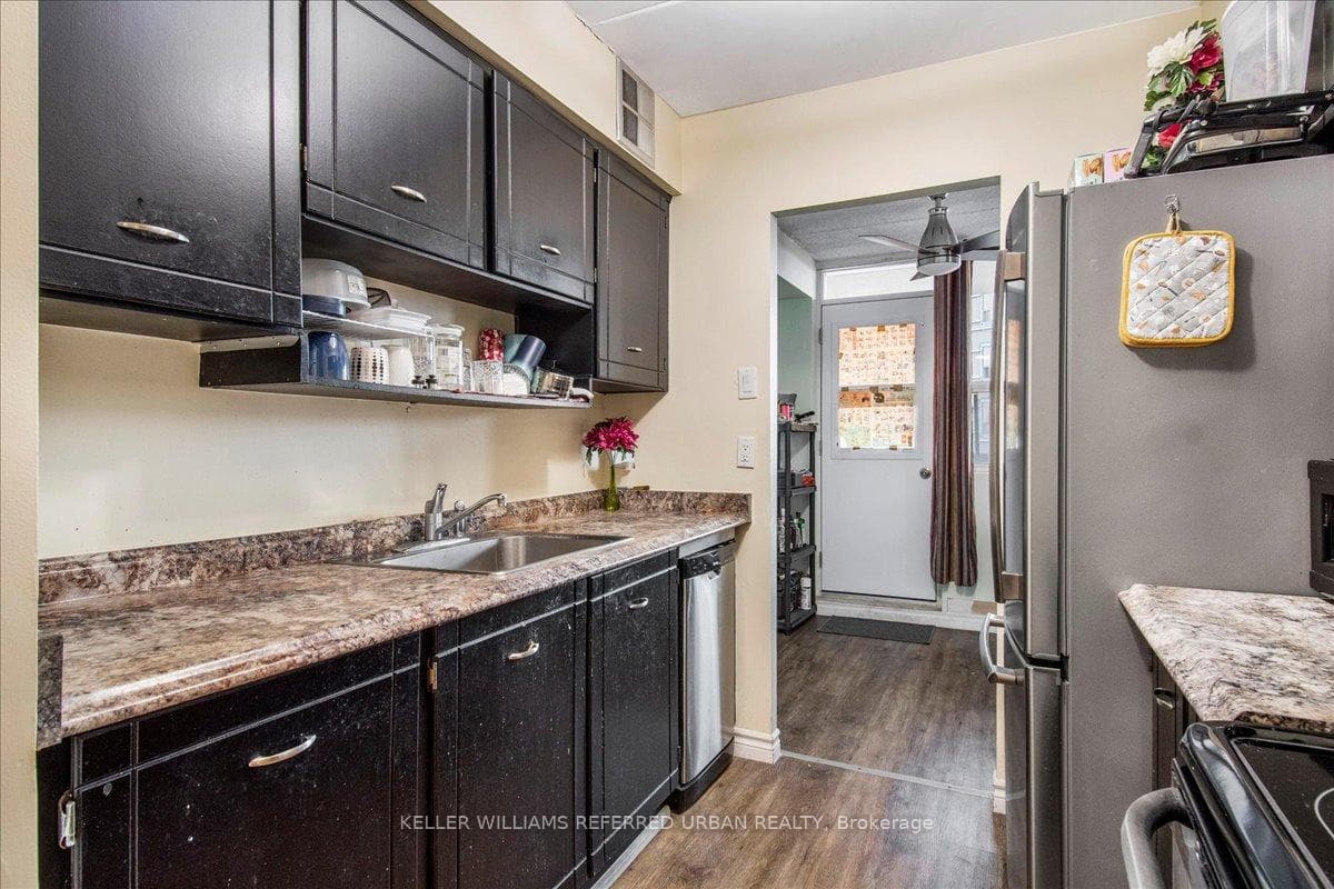 207 Galloway Road Unit 802 photo 11