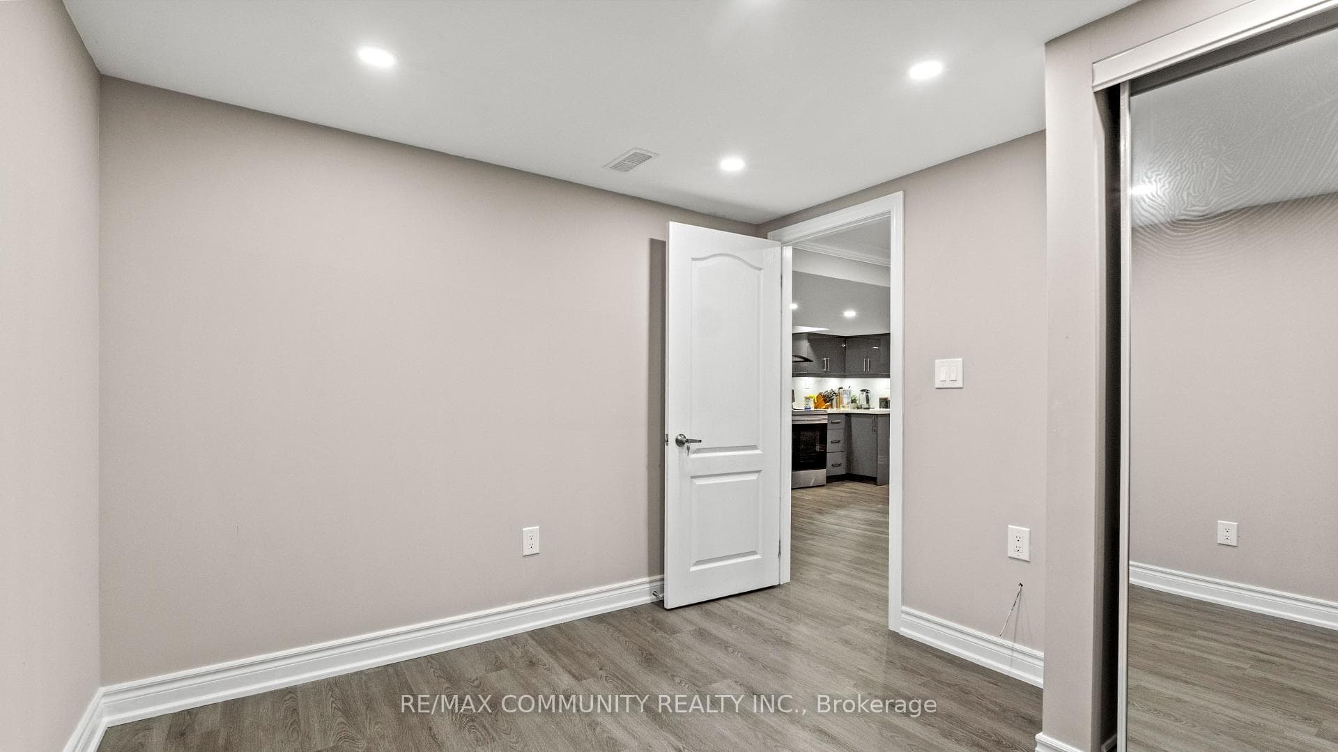21 Thornbeck Drive photo 12