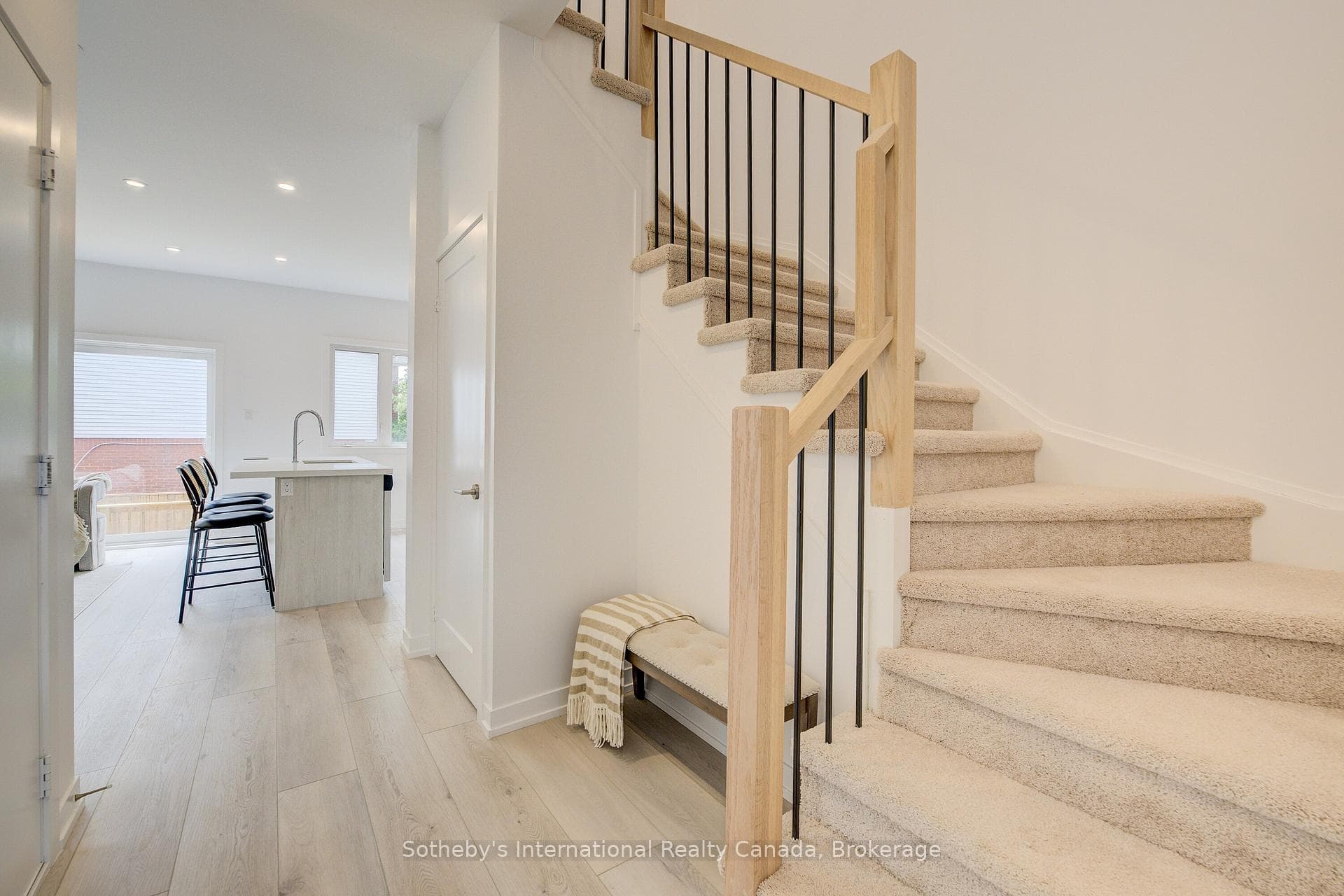 416 Dundas Street Unit 9 photo 7