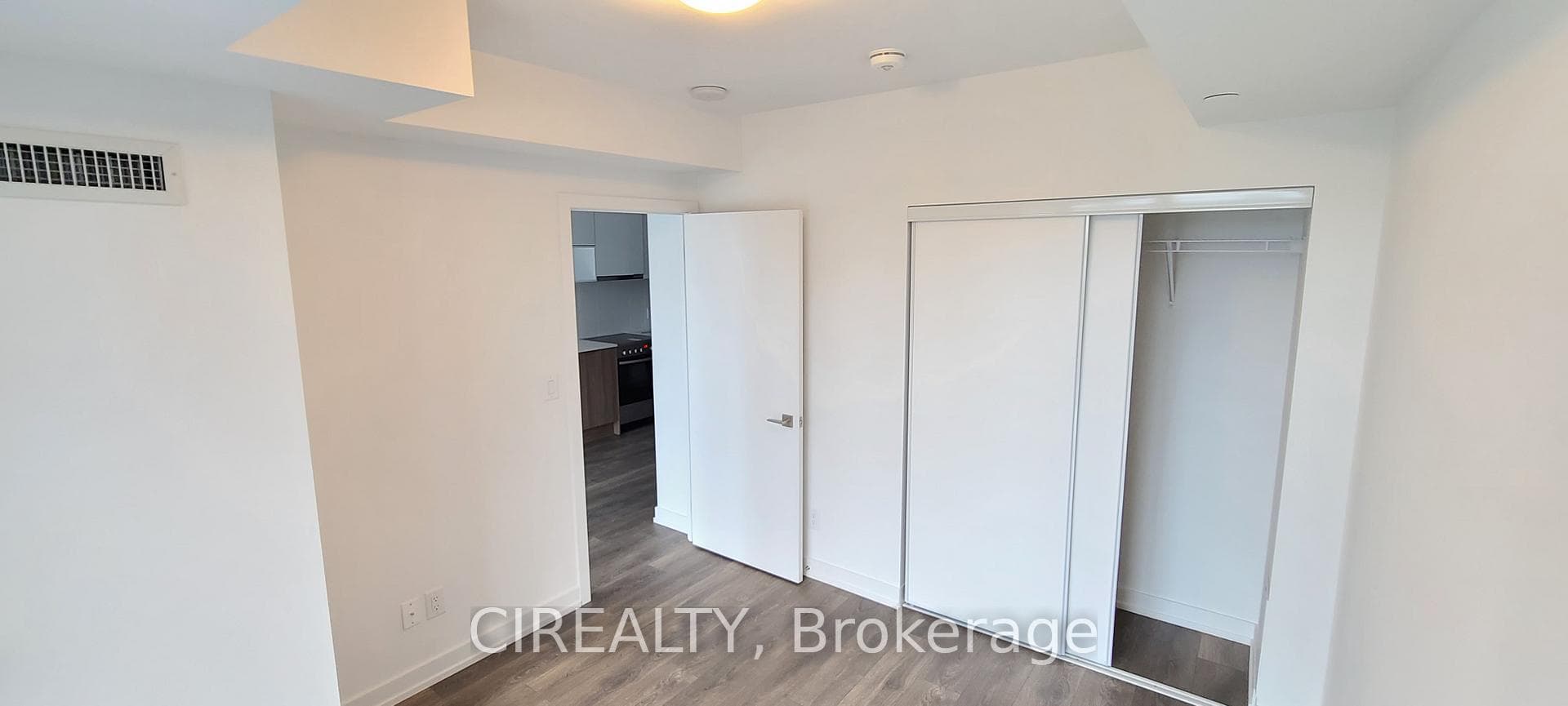 159 Wellesley Street Unit 2001 photo 7