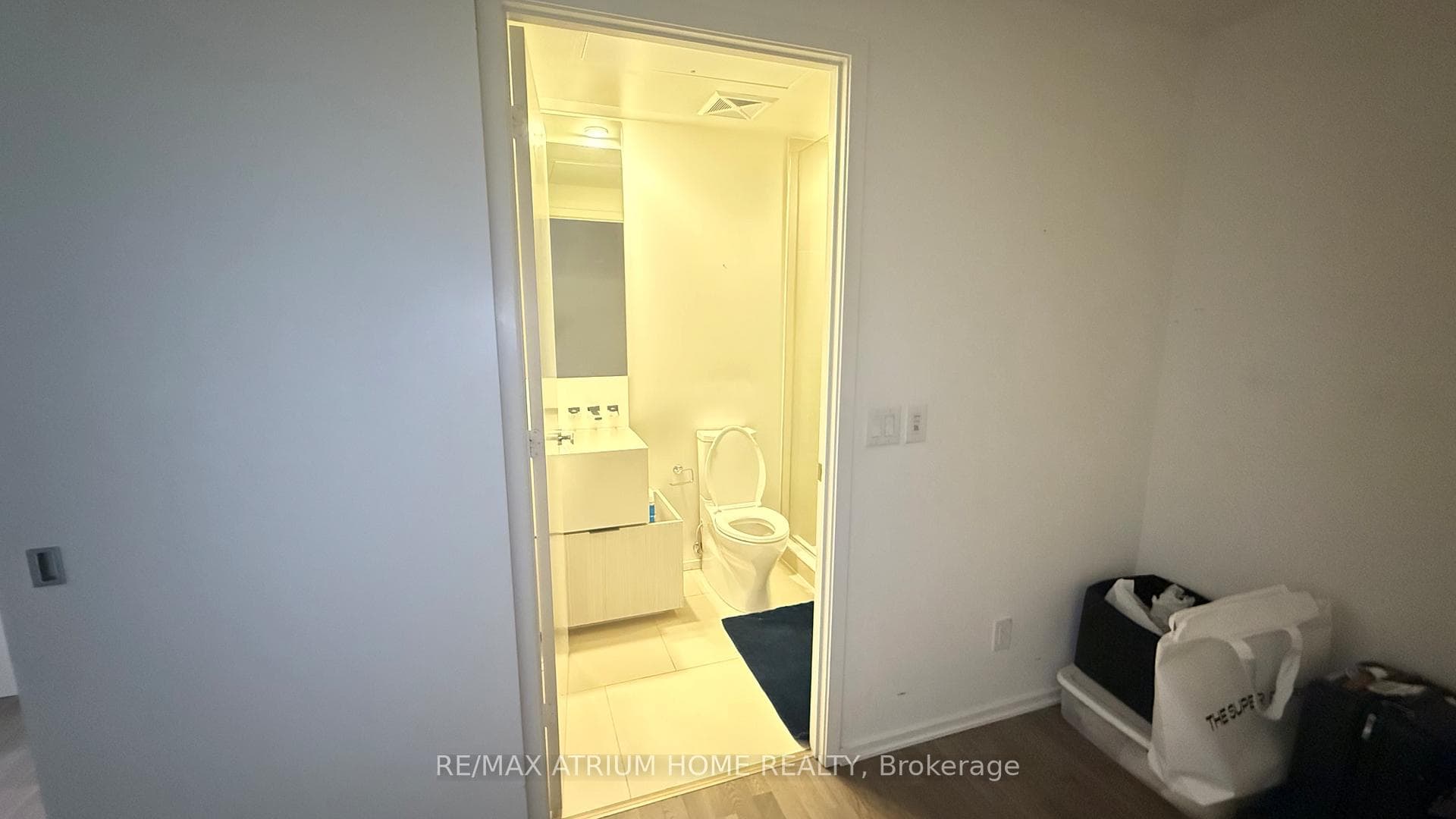 1 Bloor Street Unit 2408 photo 21