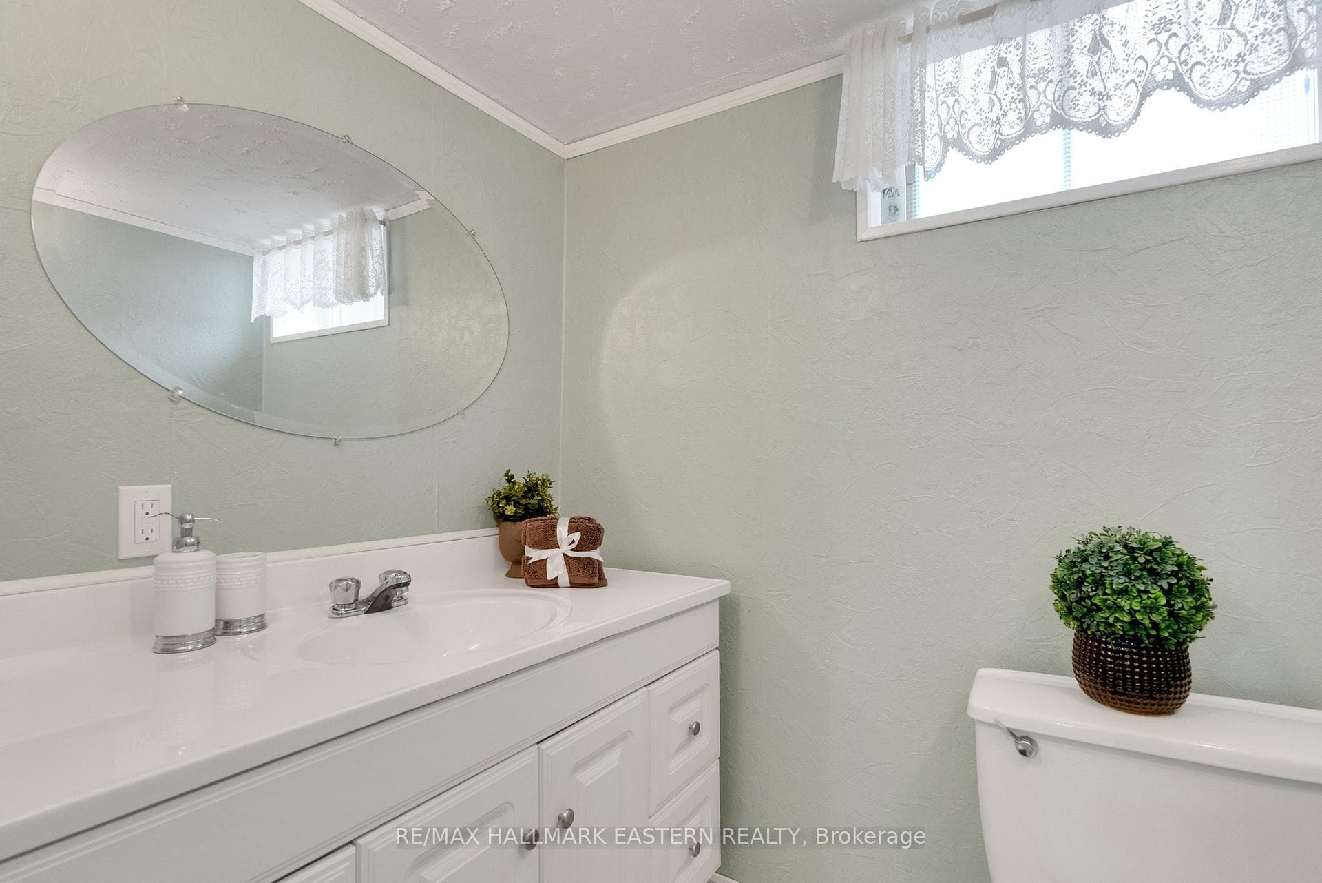 685 Alderwood Place photo 25