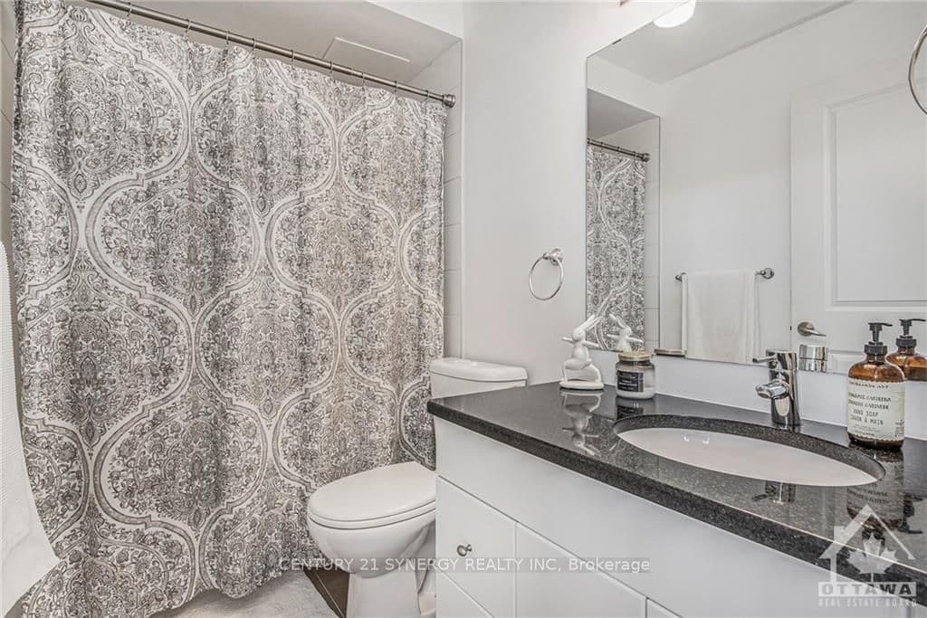 682 CHURCHILL Avenue Unit 303 photo 22