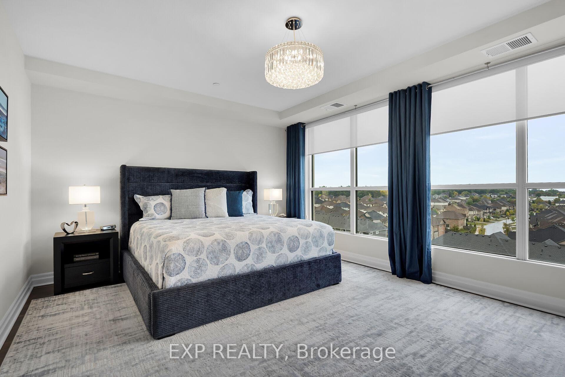 260 VILLAGEWALK Boulevard Unit 709 photo 7