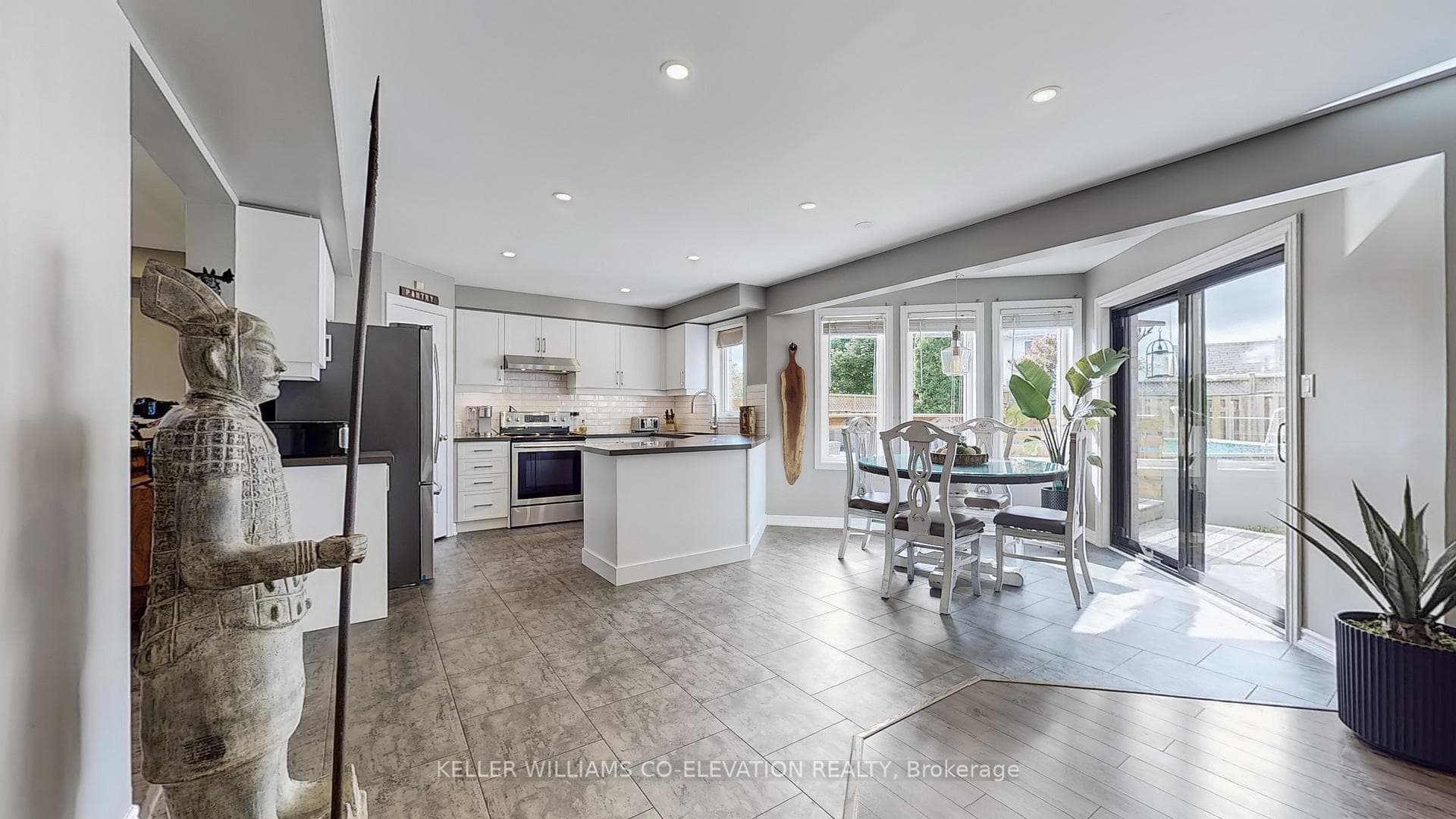 373 Niagara Drive photo 13