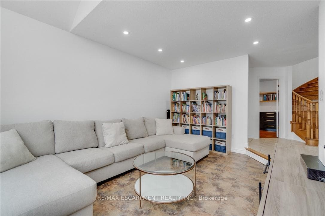 191 Hawkswood Trail photo 6