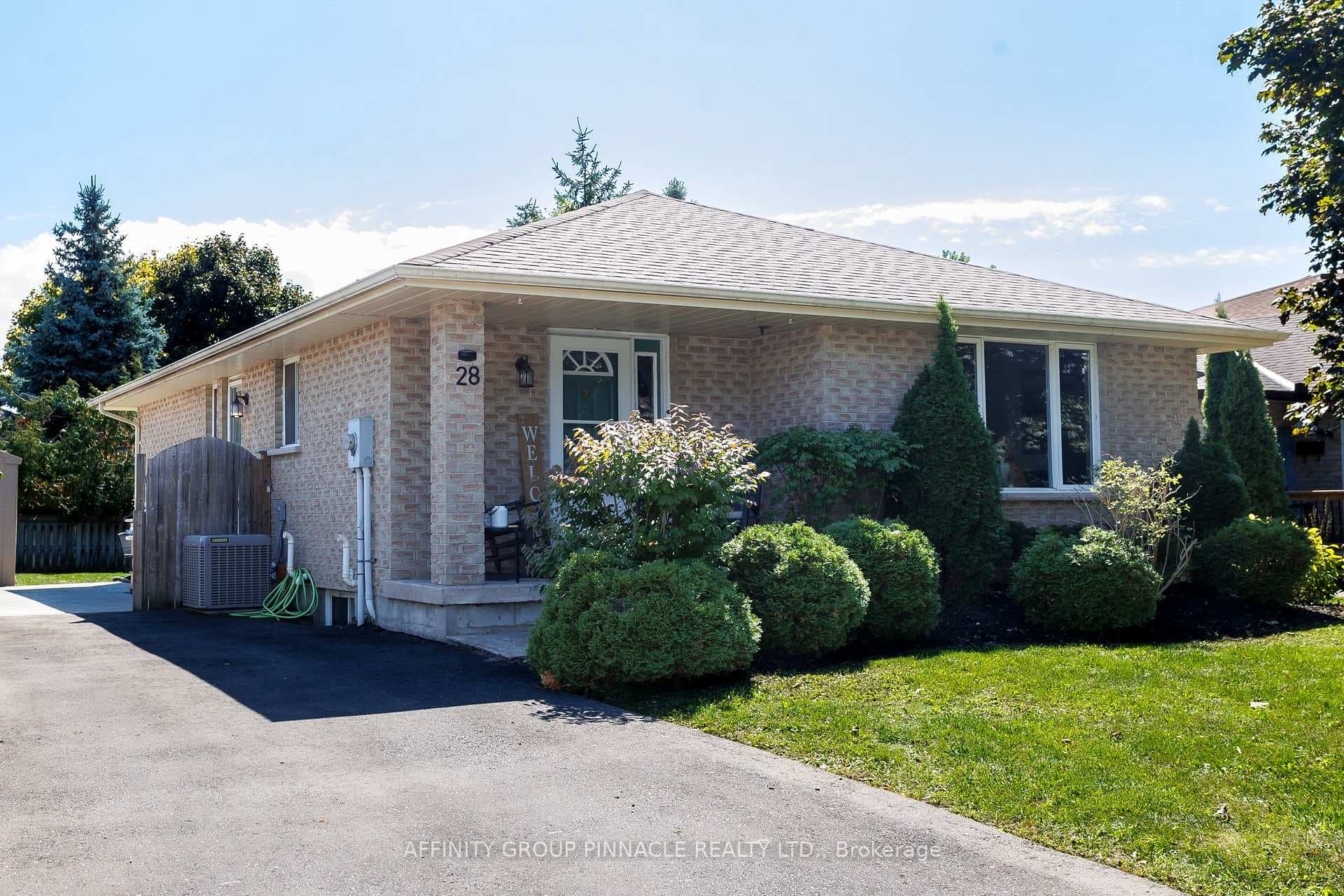 28 Karen Drive photo 2