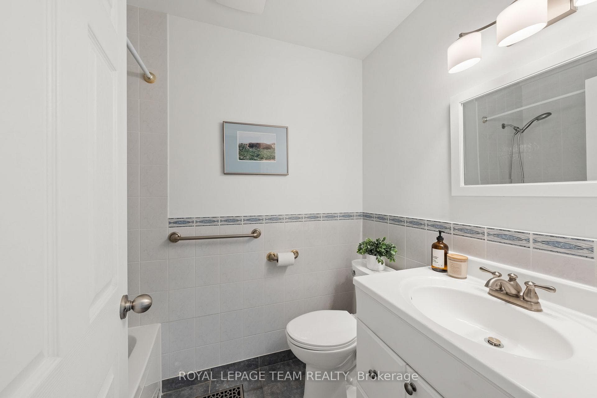 22 Barrhaven Crescent photo 31