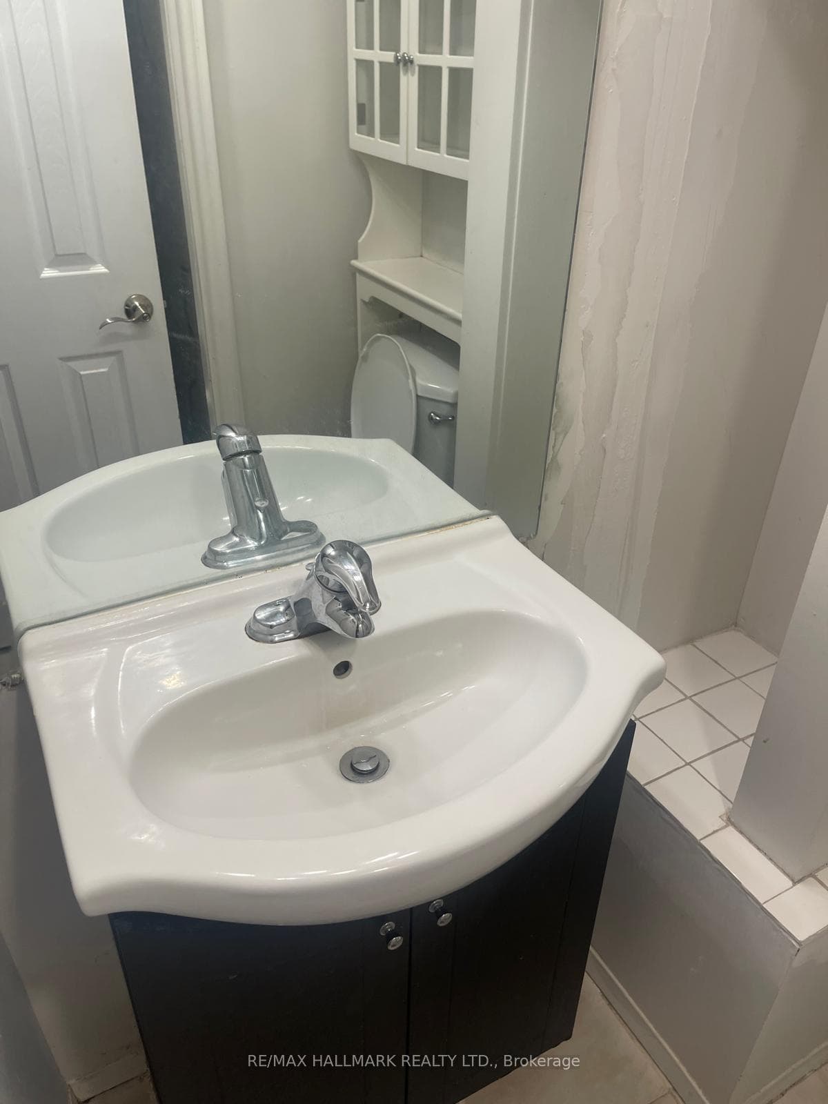 61 AURORA HEIGHTS Drive Unit LOWER photo 12