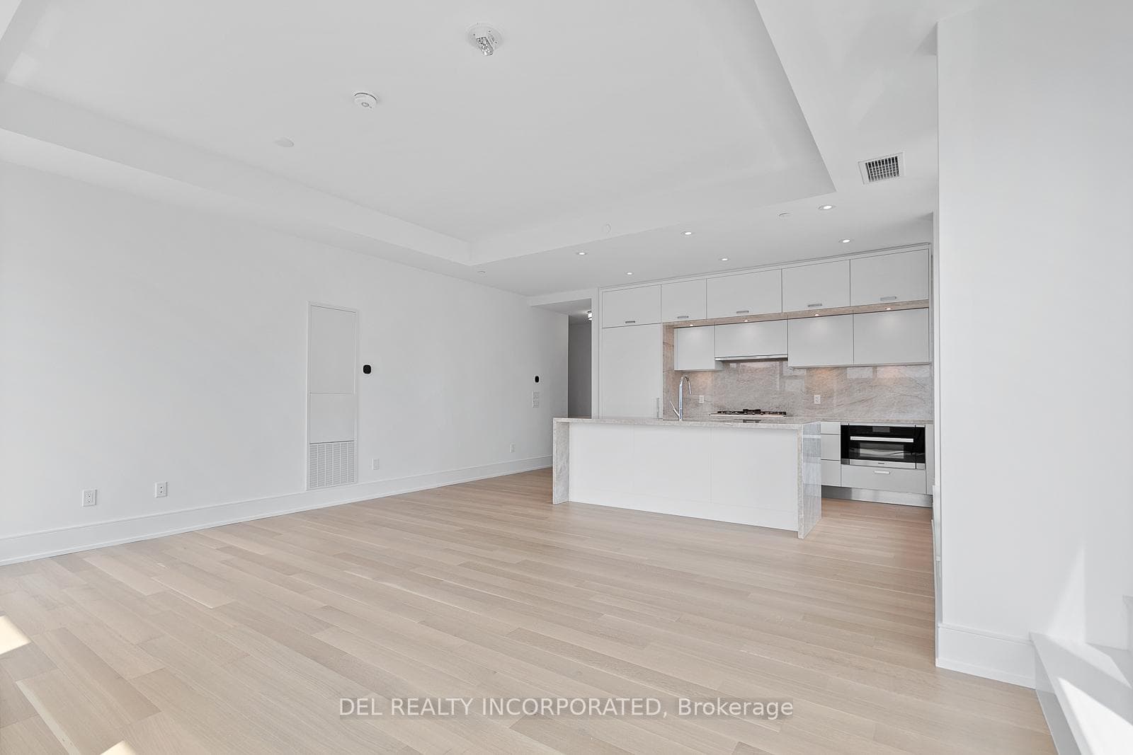 455 Wellington Street Unit 1008 photo 4
