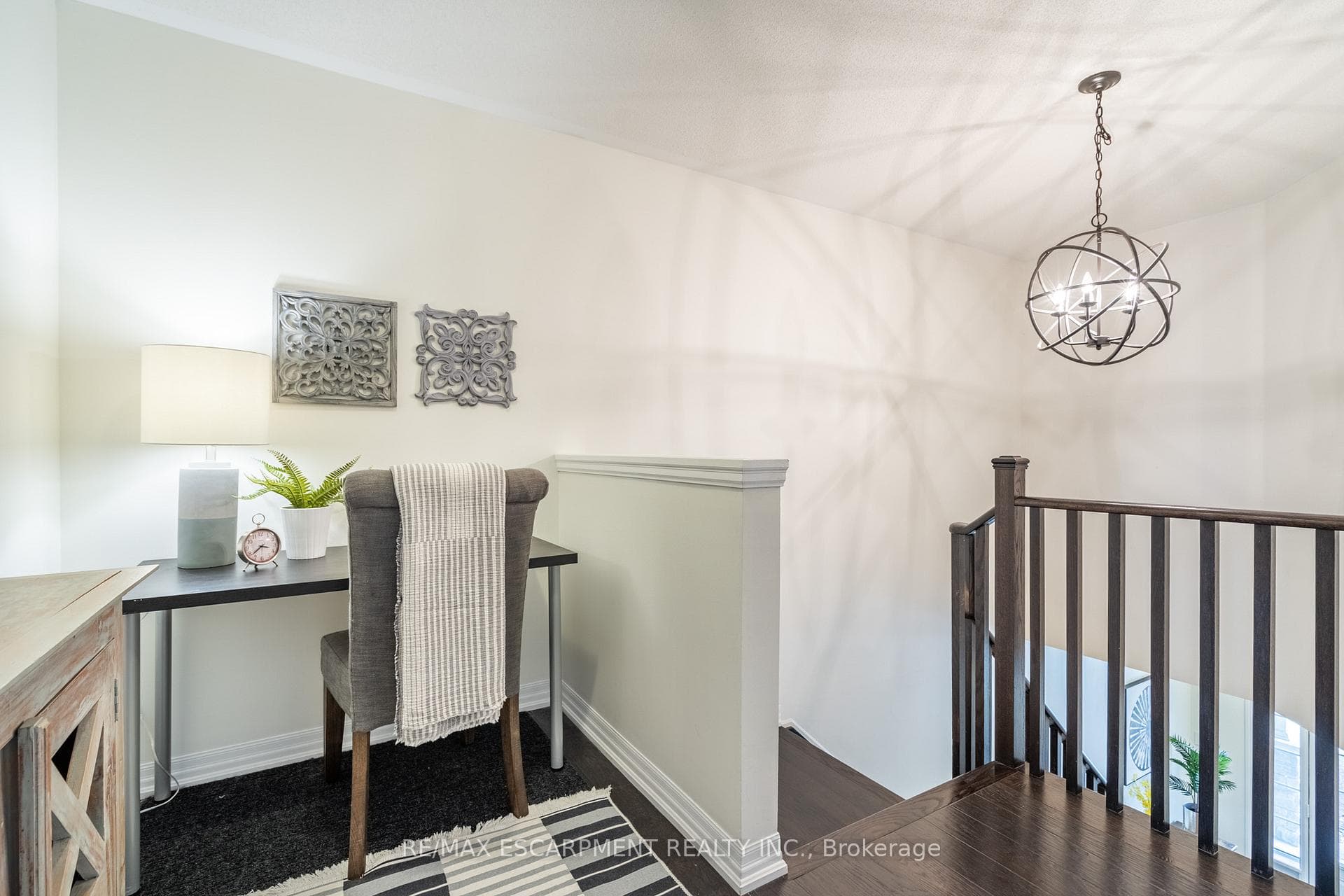 69 Hanson Crescent photo 22