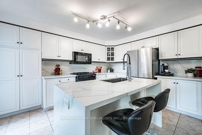 7389 Banffshire Court photo 10