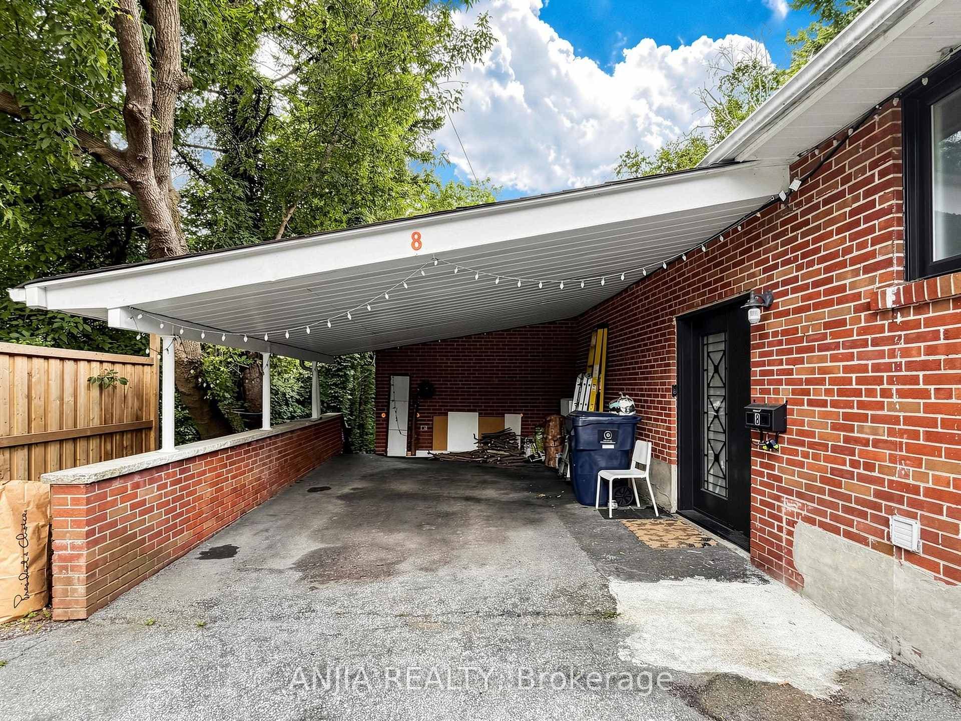 8 Applefield Drive photo 5