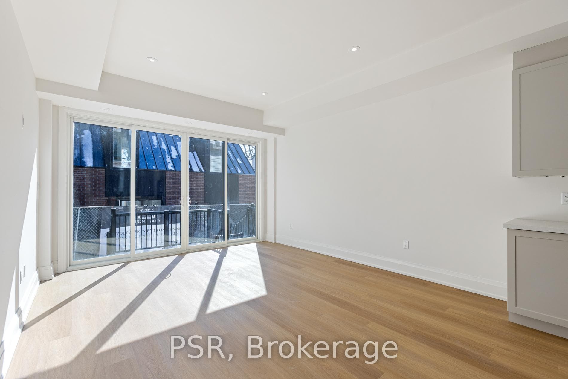 55 Harriet Street Unit B photo 2