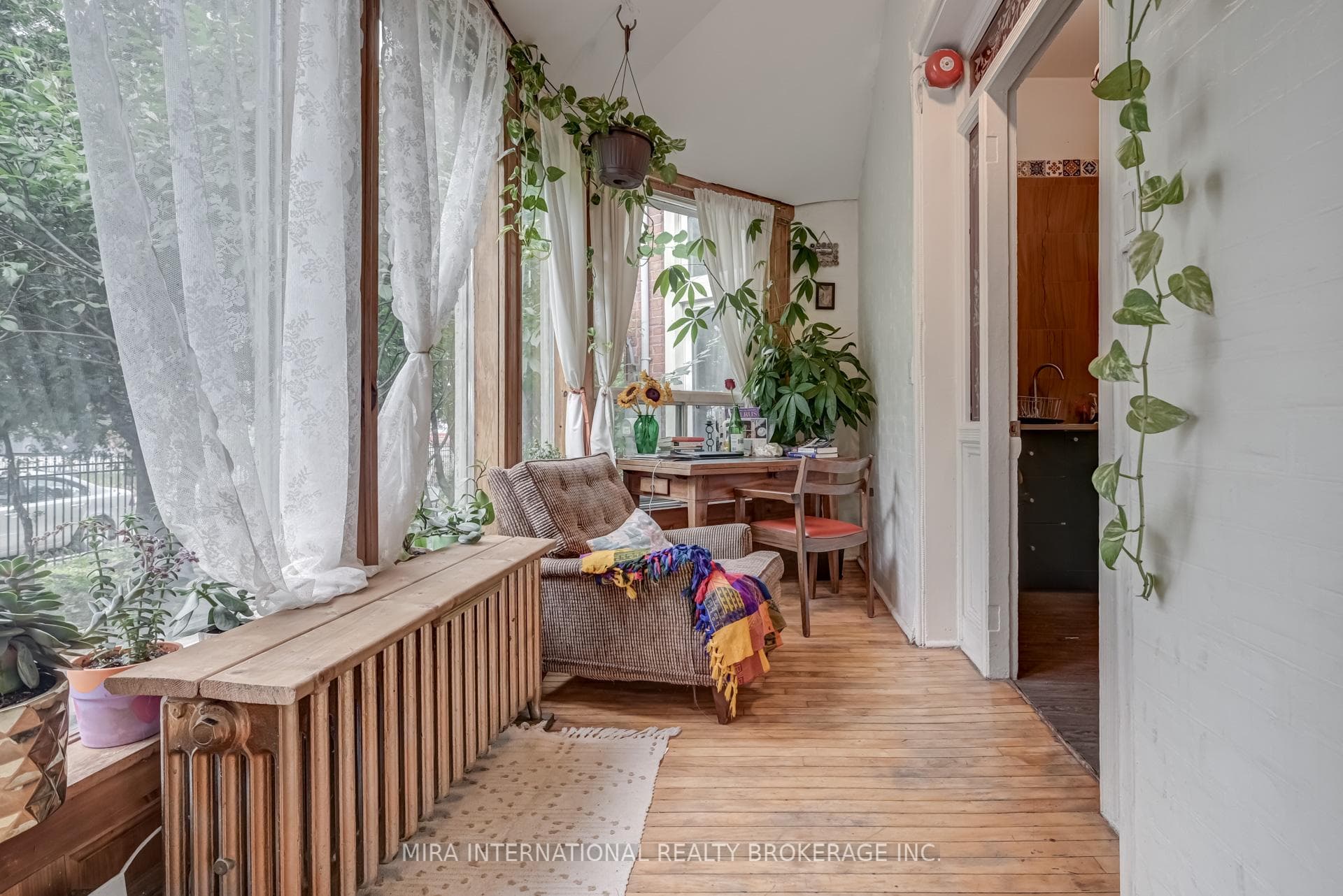 60 Brock Avenue Unit 102 photo 3