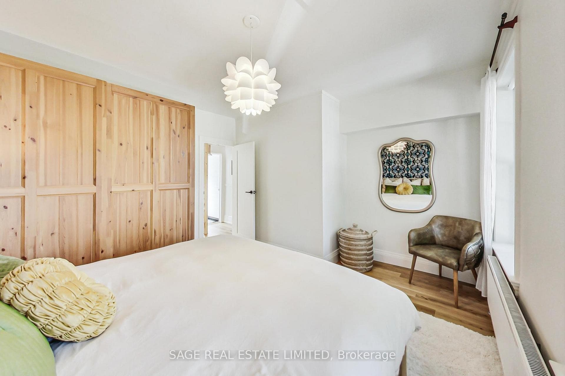 506 Quebec Avenue photo 14
