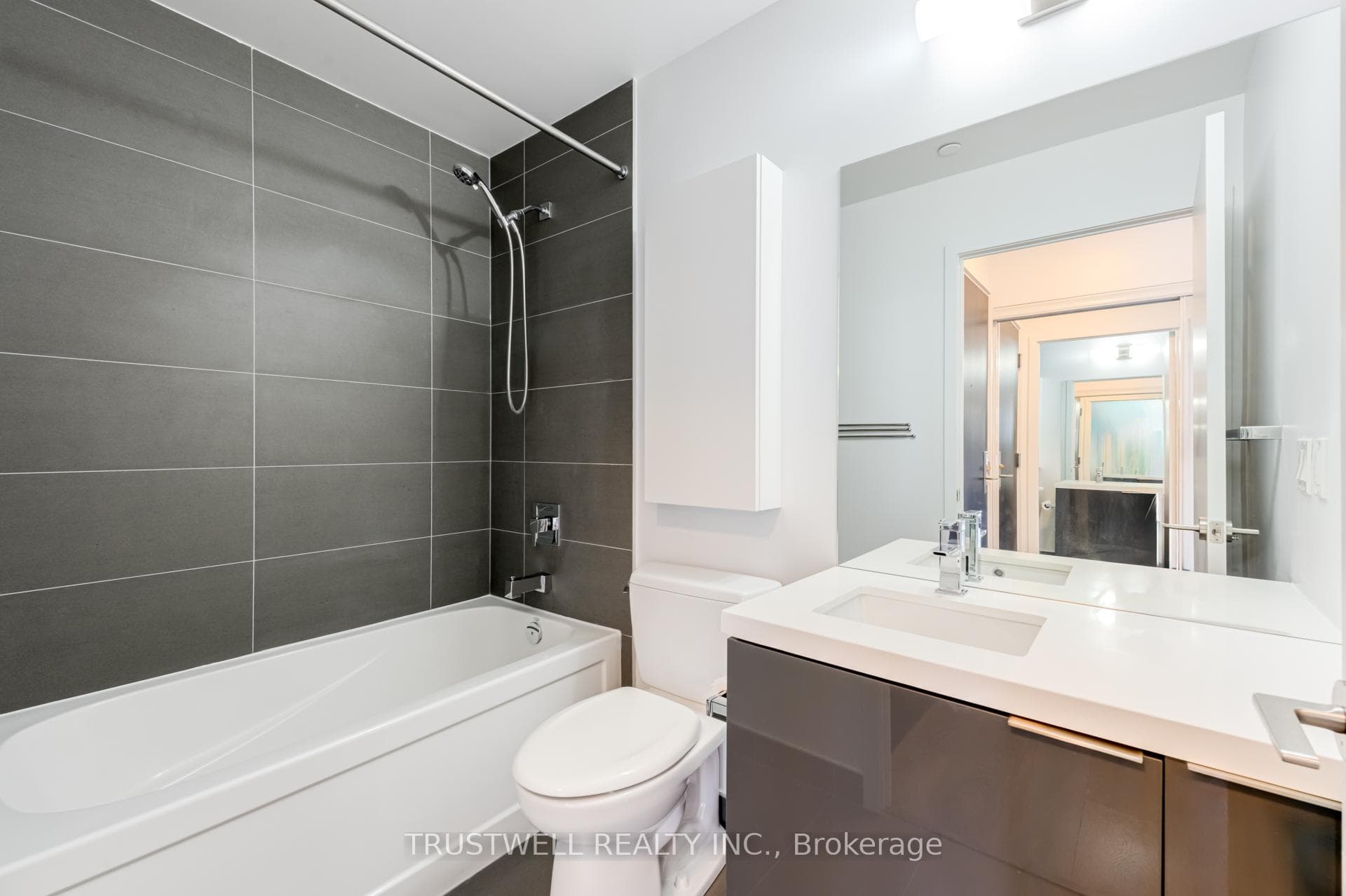 8 Eglinton Avenue Unit 2106 photo 7