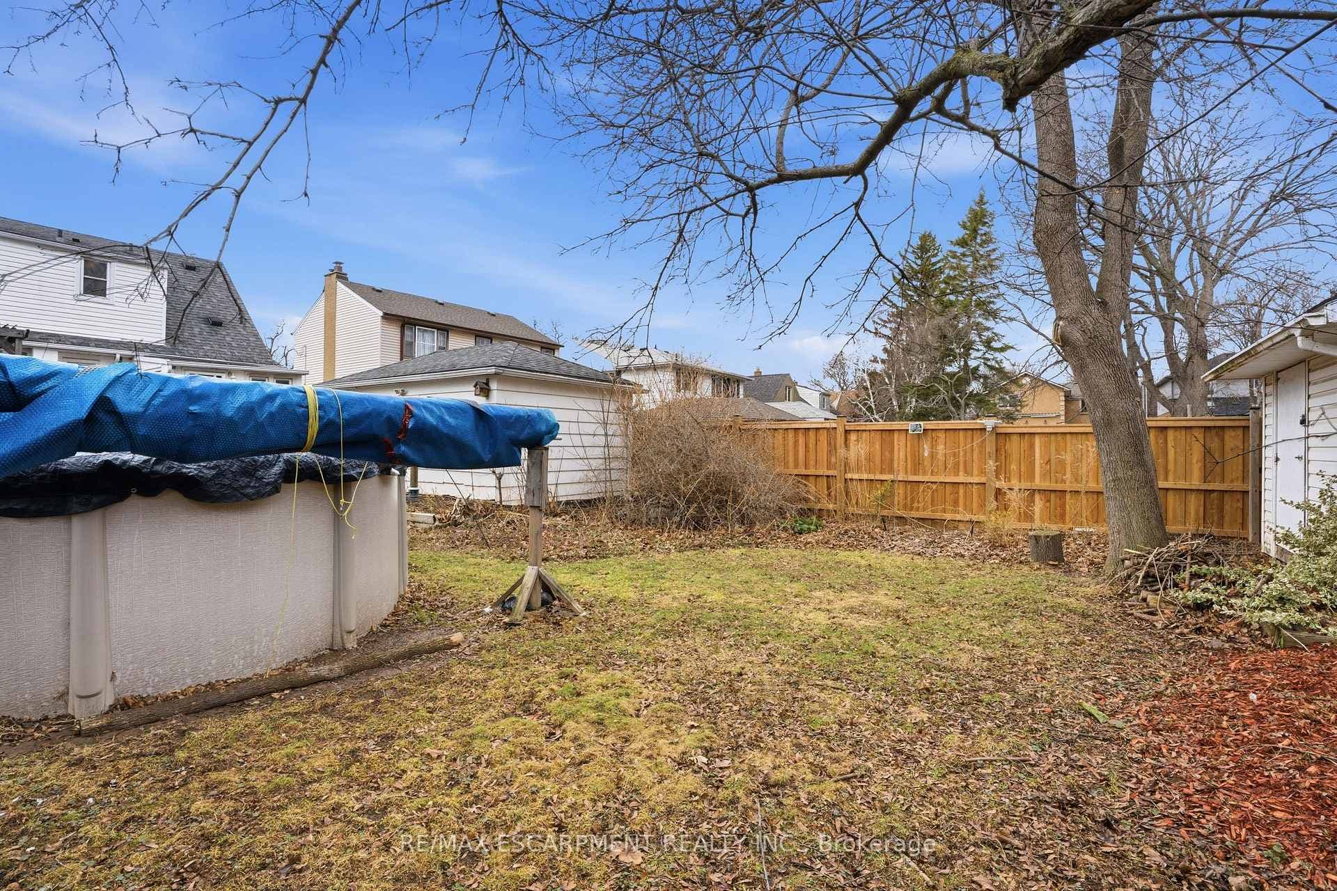 77 Arcade Crescent photo 40