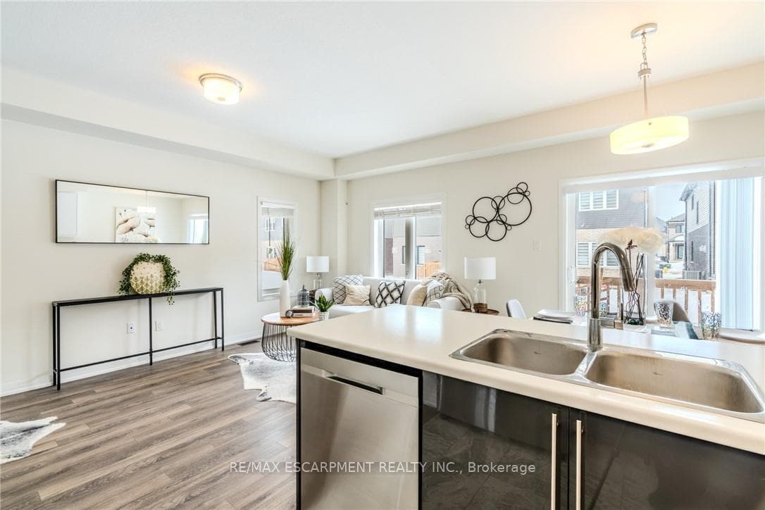 21 BOWERY Road photo 19