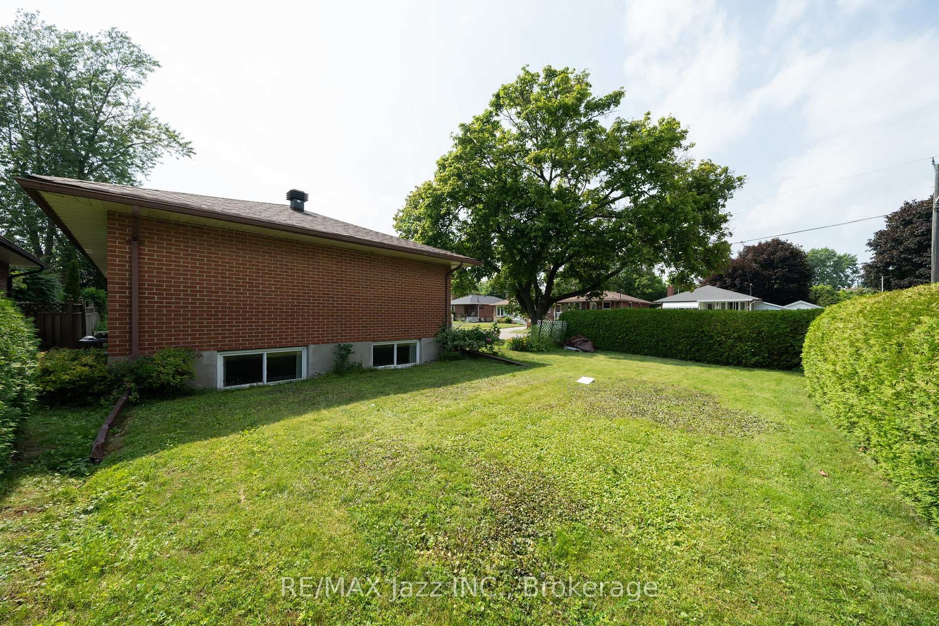 607 Gliddon Avenue photo 49