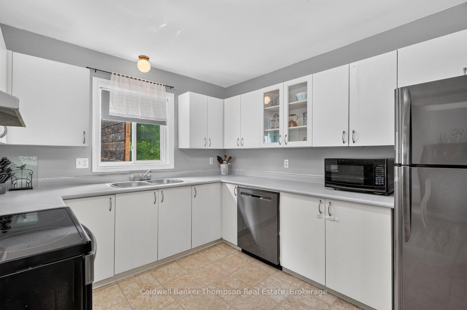 15 Sabrina Park Drive photo 12