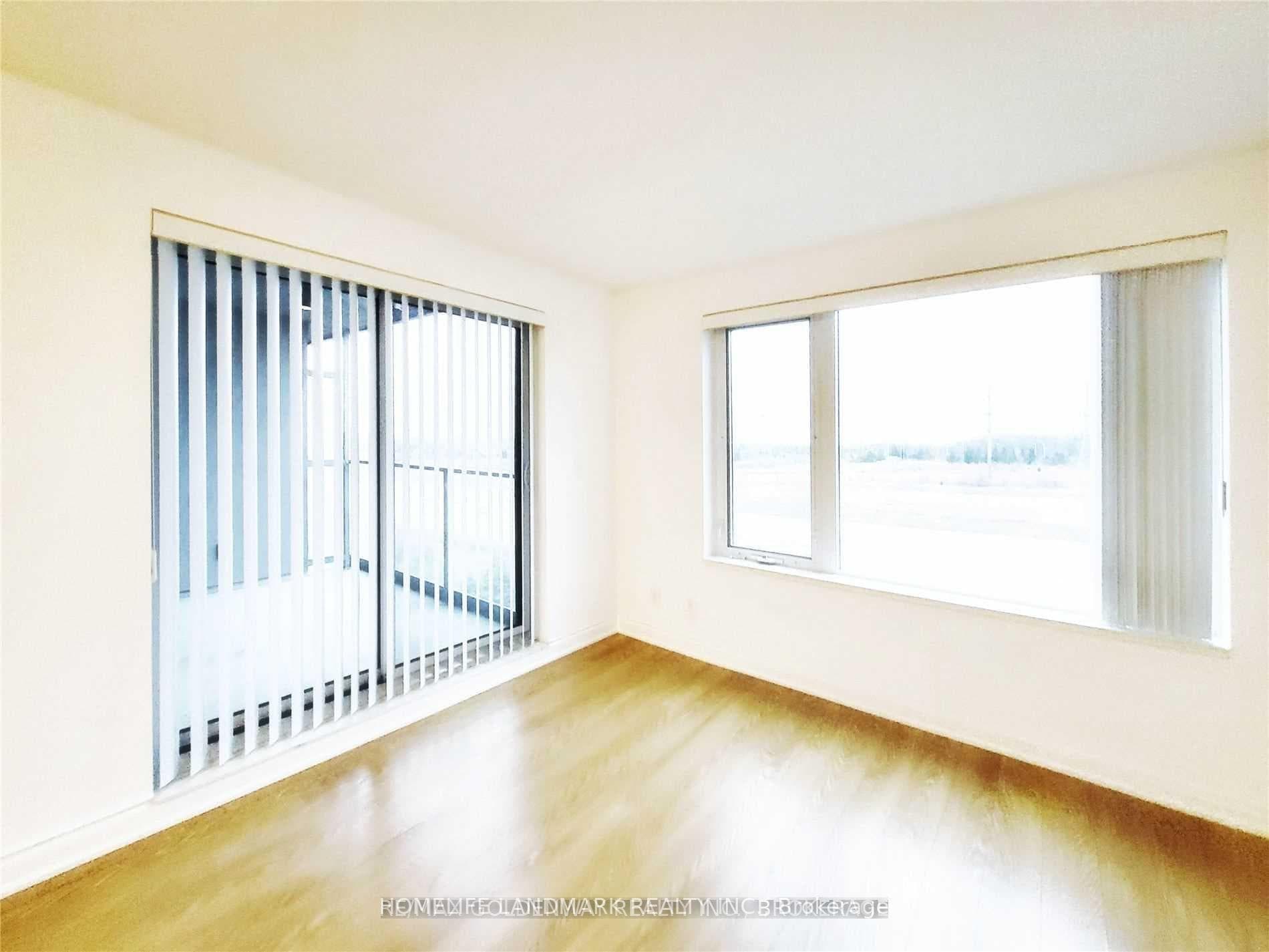 273 South Park Road Unit 812 photo 5